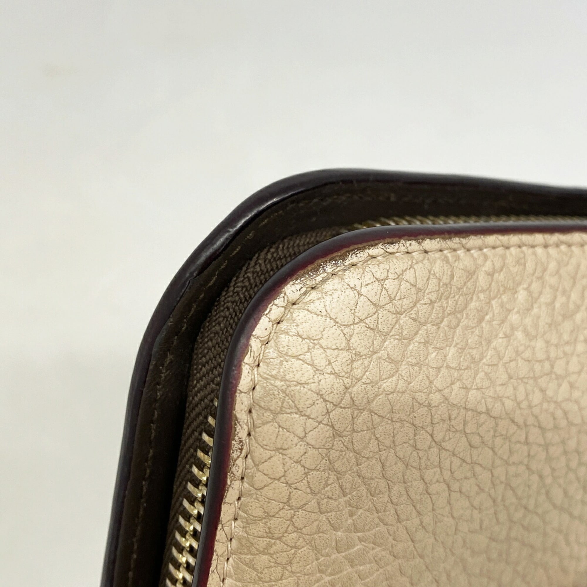 Christian Dior Beige Leather Long Wallet (Bi-Fold) (Pre-Owned)