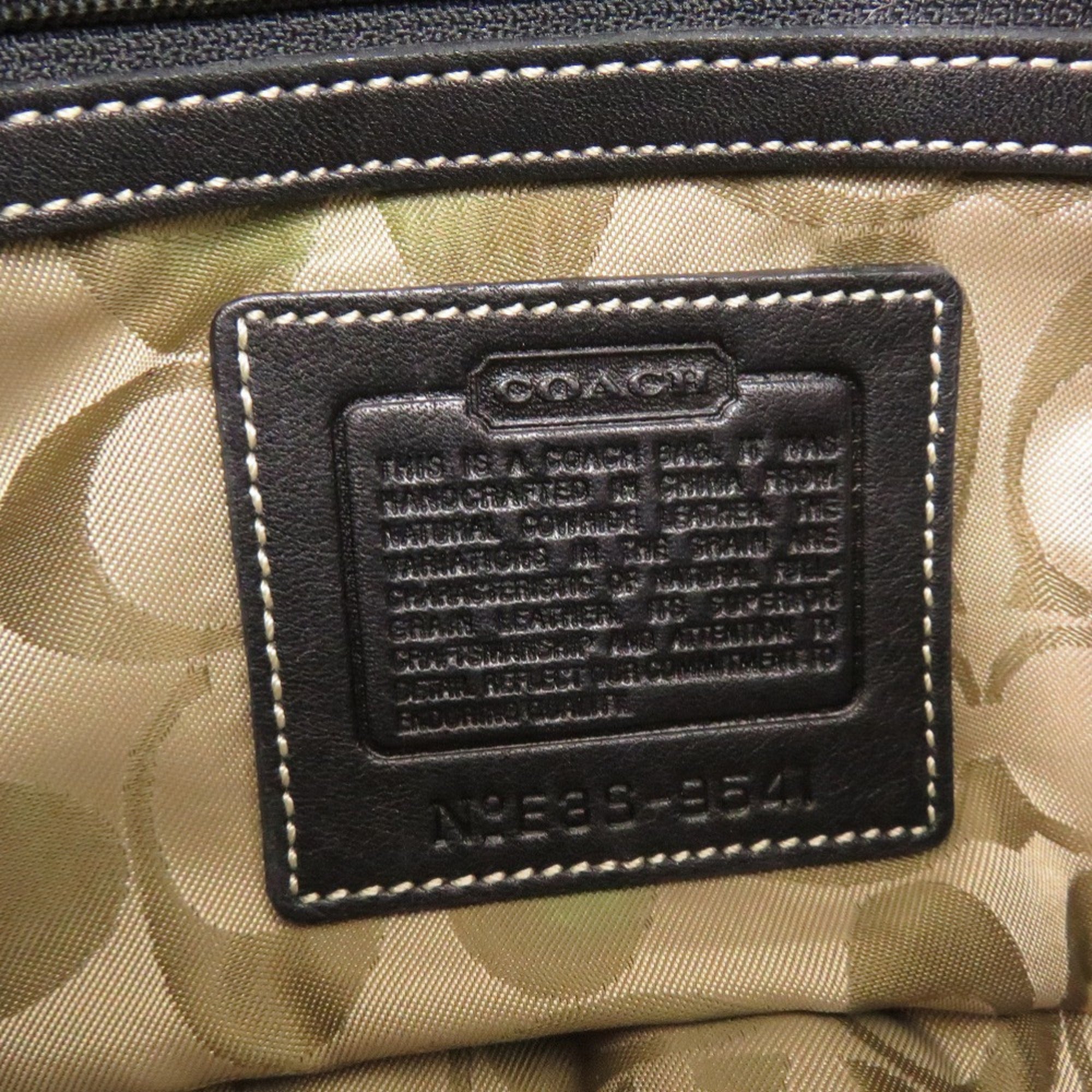 Coach Black White Leather Shoulder Bag (Pre-Owned)