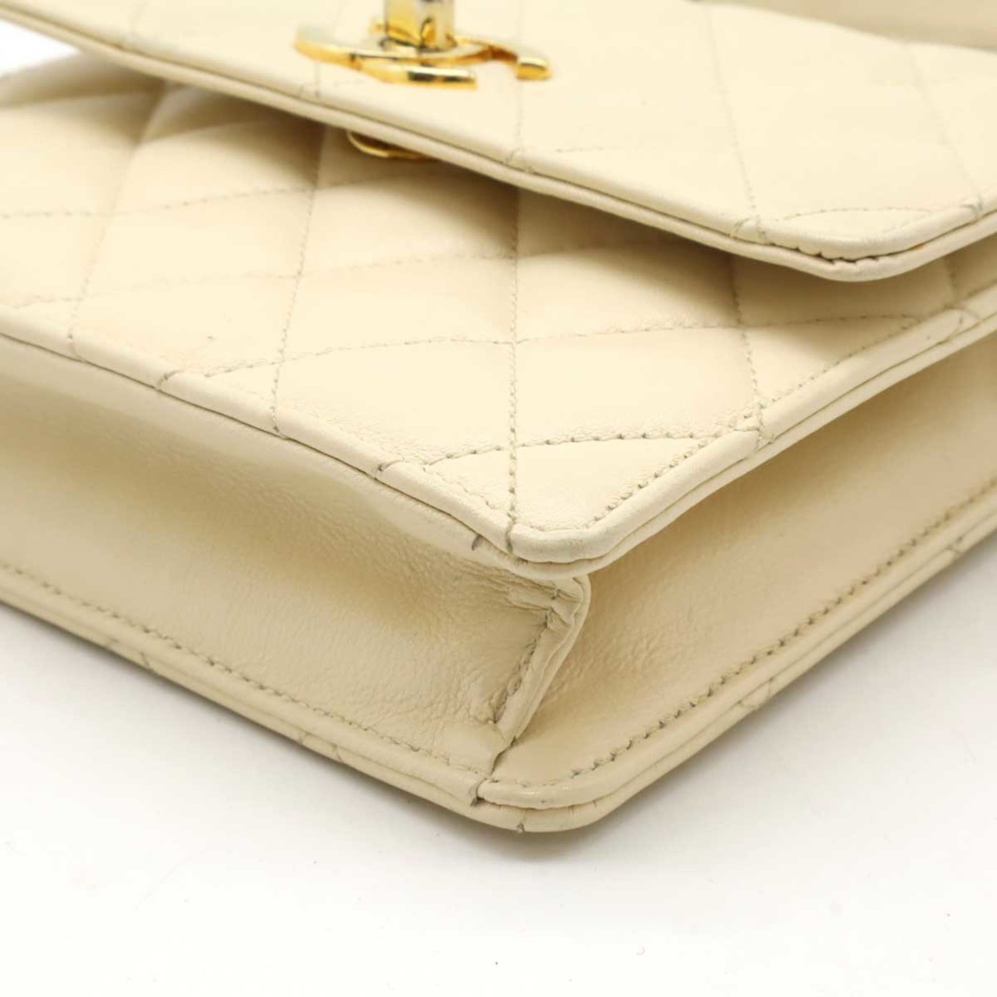 Chanel Ivory Leather Fanny Pack (Pre-Owned)