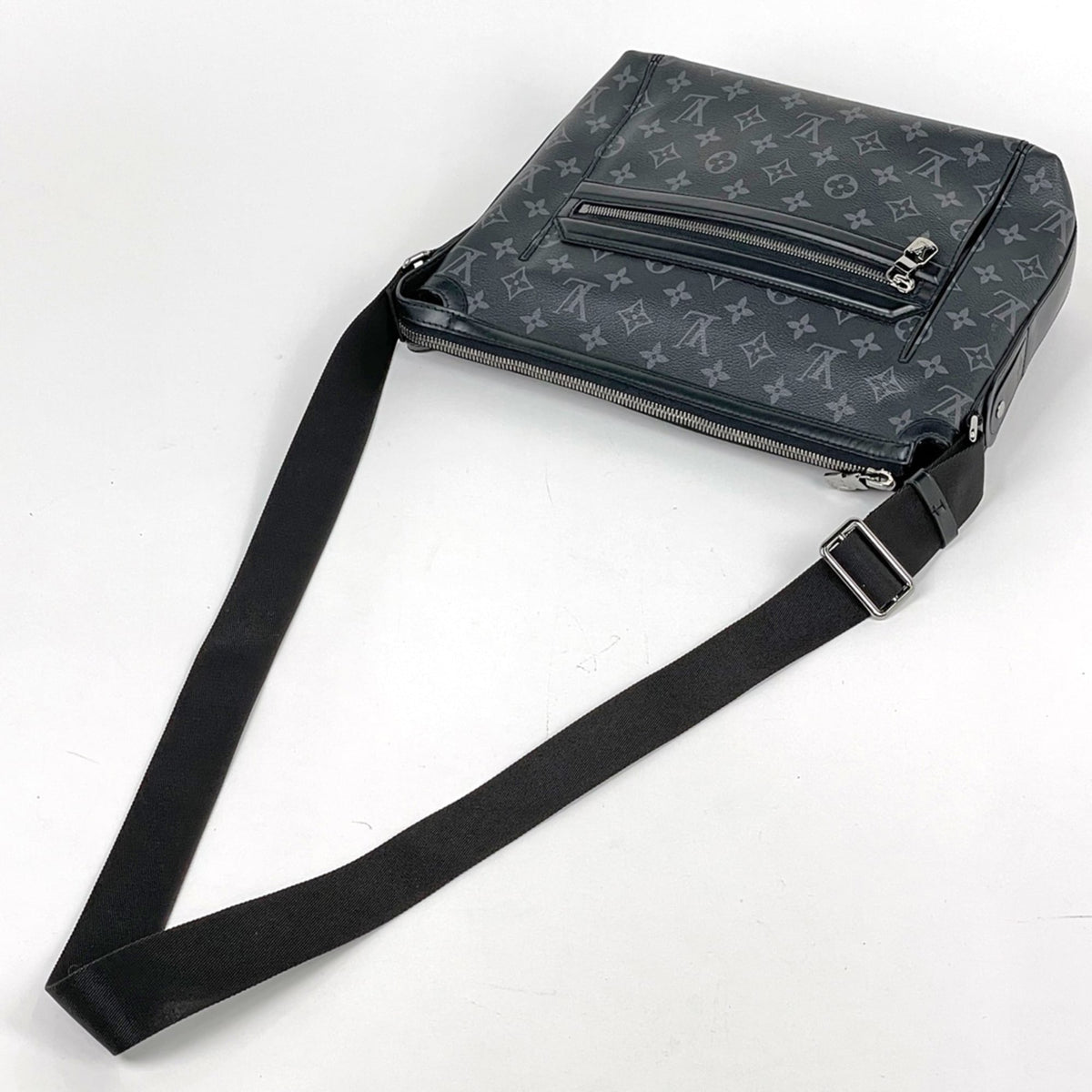 Louis Vuitton Black Monogram Eclipse Shoulder Bag (Pre-Owned)