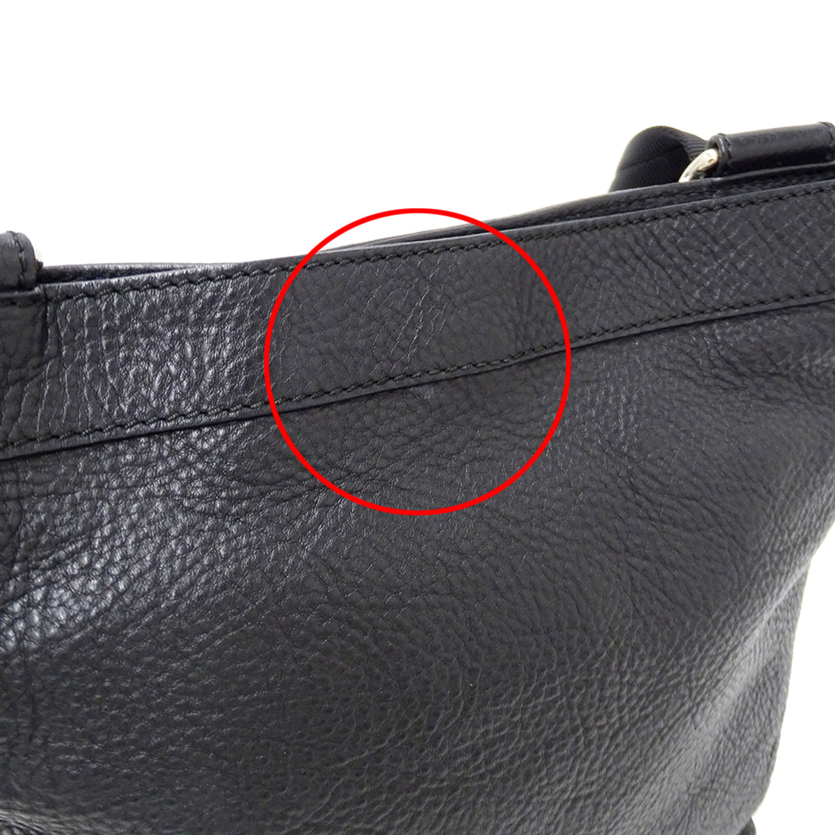 Salvatore Ferragamo Gancini Black Leather Shoulder Bag (Pre-Owned)