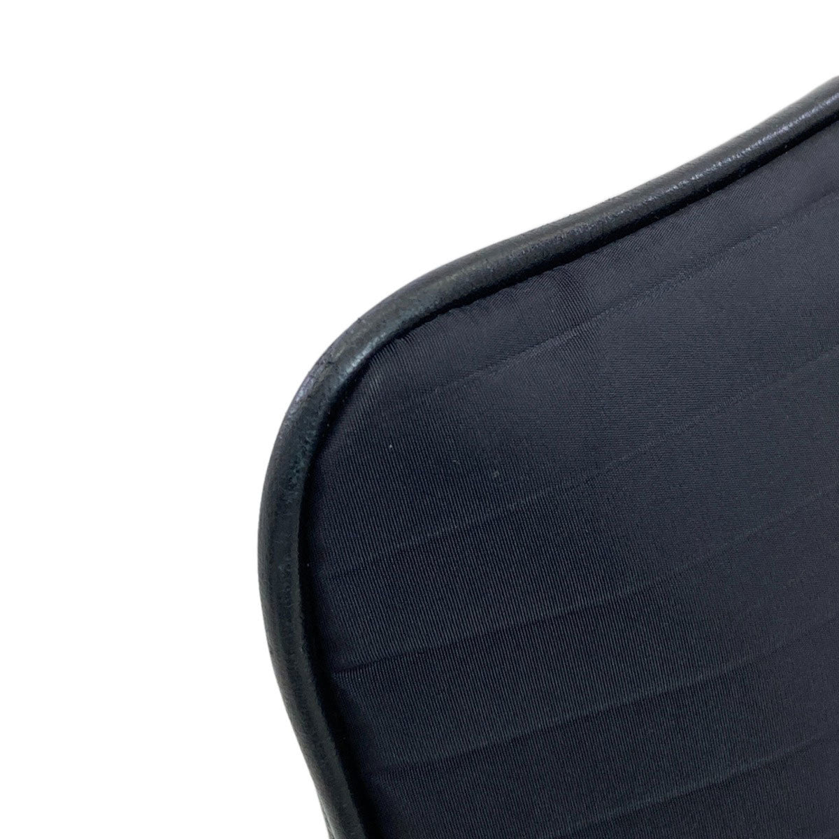 Christian Dior Black Leather Shoulder Bag (Pre-Owned)