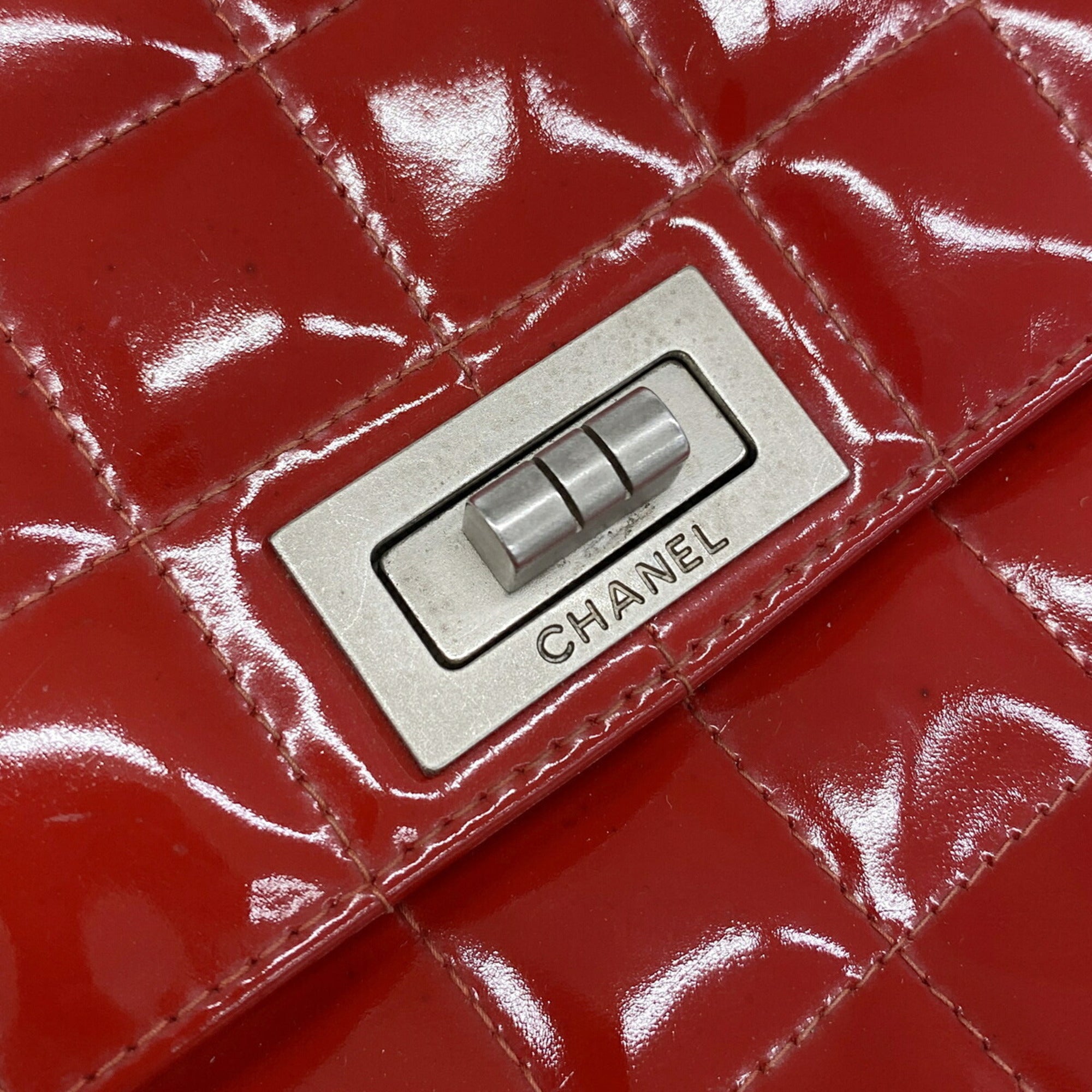 Chanel Red Color Patent Leather Shoulder Bag (Pre-Owned)
