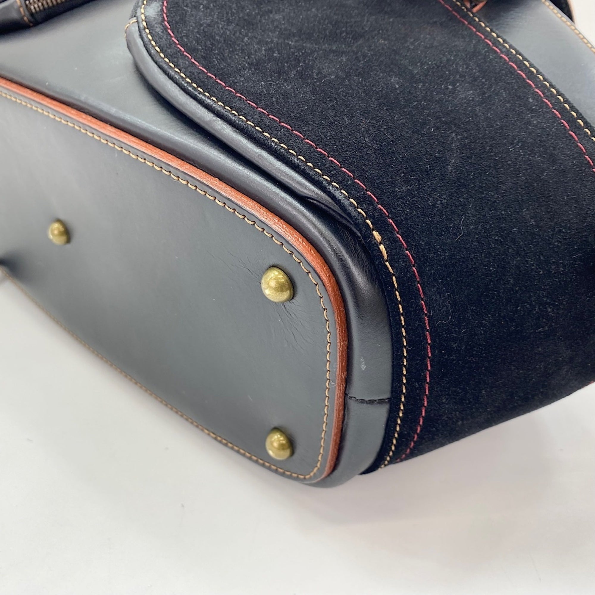 Loewe Black Shoulder Bag (Pre-Owned)