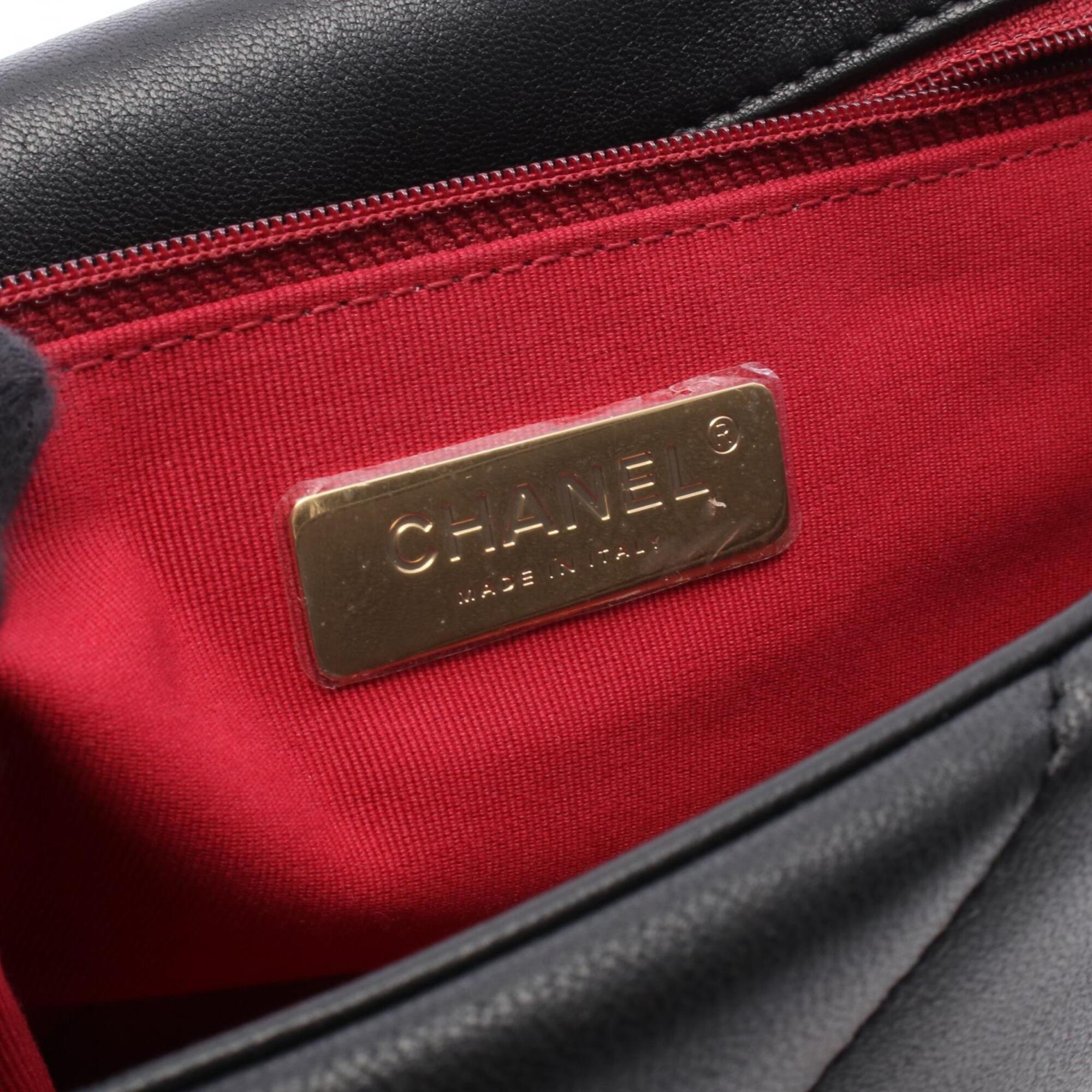 Chanel Black Leather Handbag Shoulder Bag (Pre-Owned)