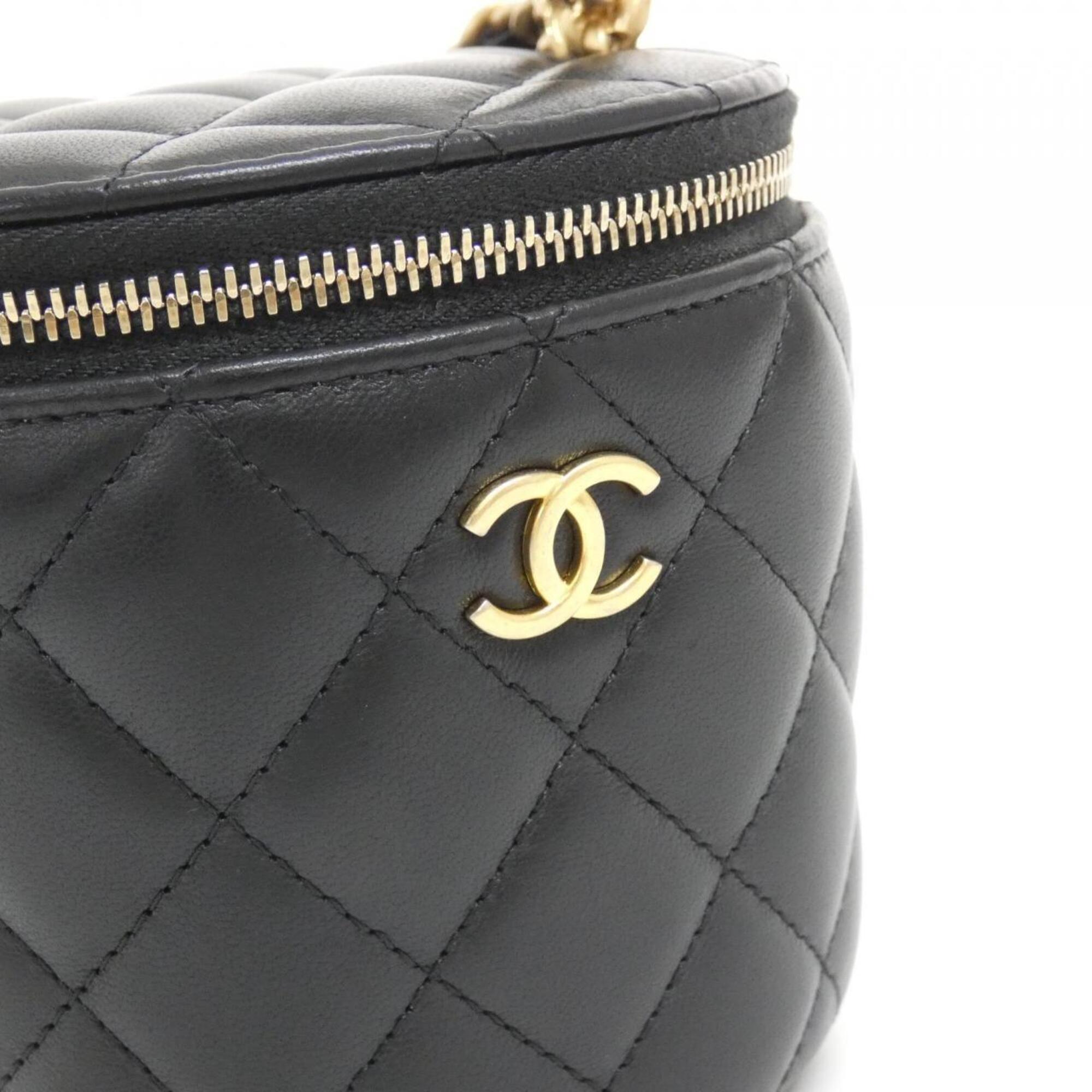 Chanel Black Leather Handbag (Pre-Owned)