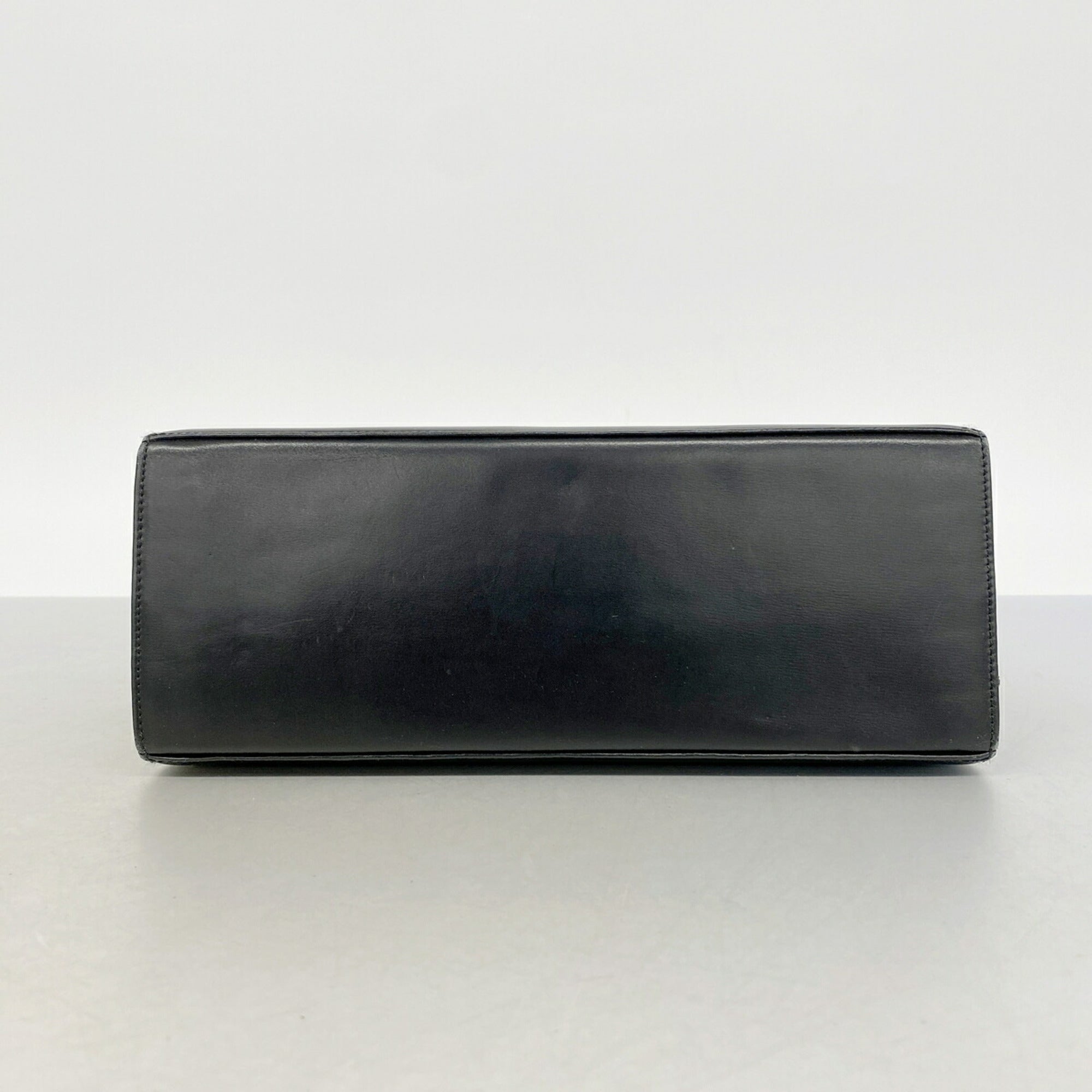 Salvatore Ferragamo Black Leather Handbag (Pre-Owned)