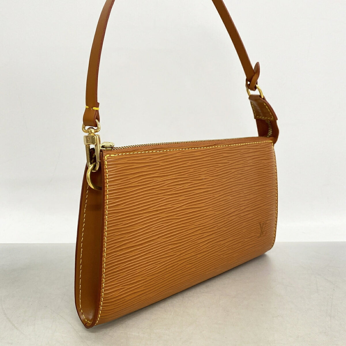 Louis Vuitton Gold Cipango Pouch (Pre-Owned)