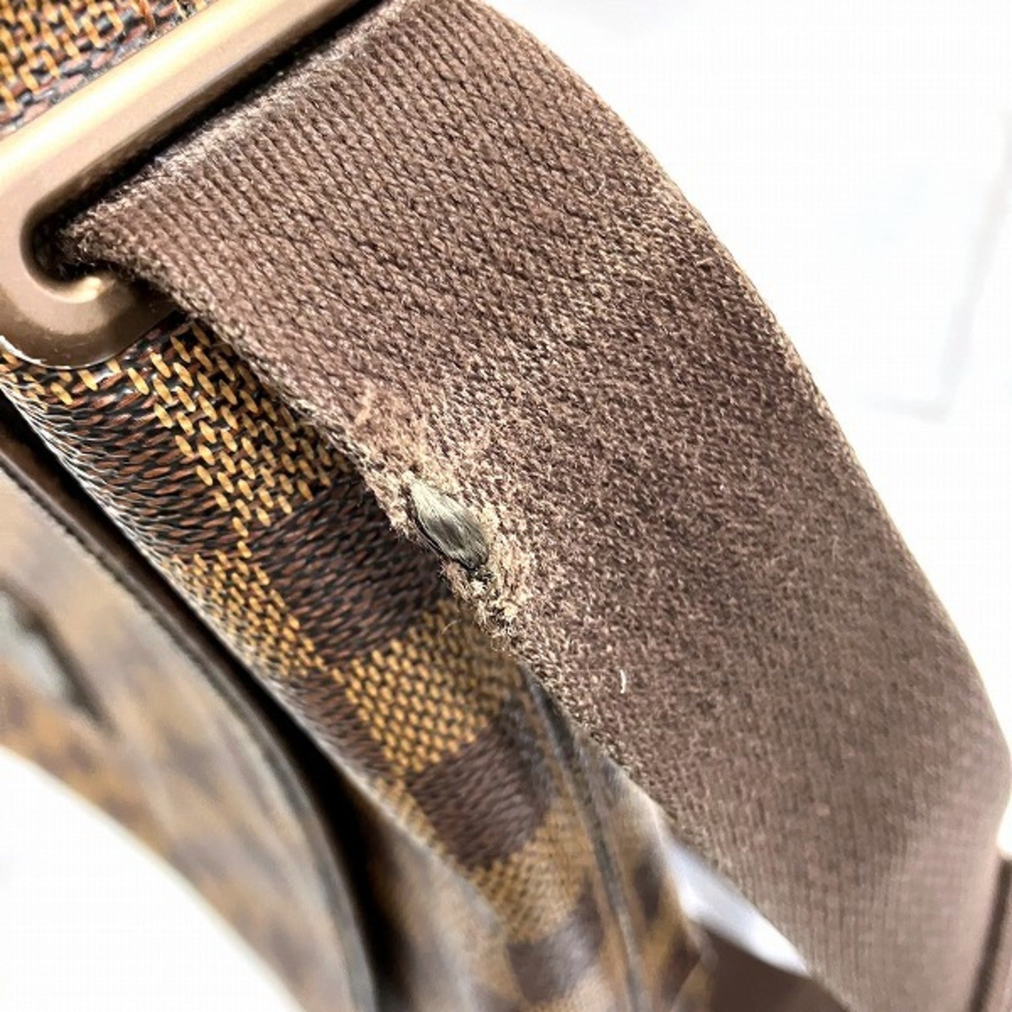 Louis Vuitton Brown Shoulder Bag (Pre-Owned)