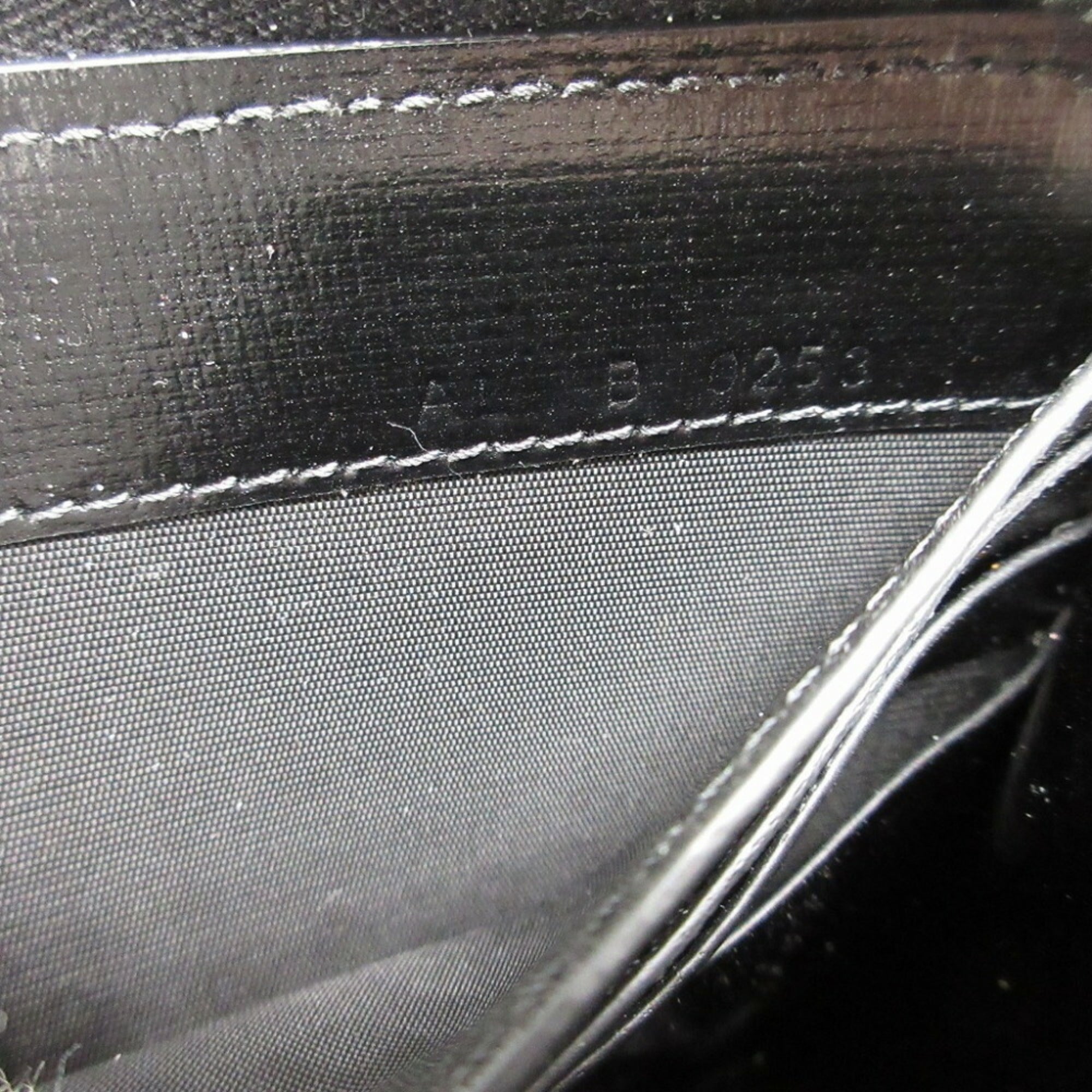 Givenchy Black Leather Long Wallet (Bi-Fold) (Pre-Owned)