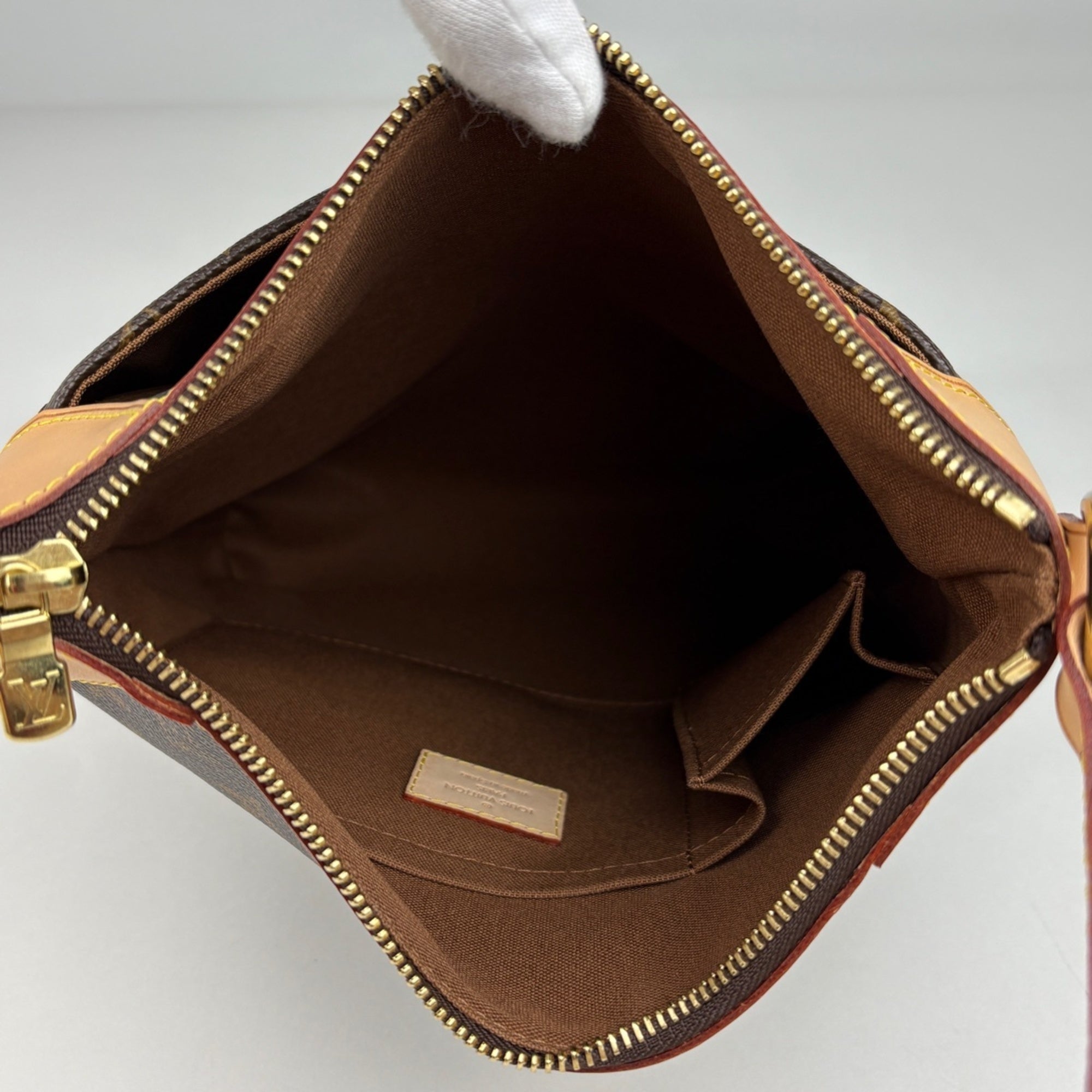 Louis Vuitton Brown Monogram Shoulder Bag (Pre-Owned)