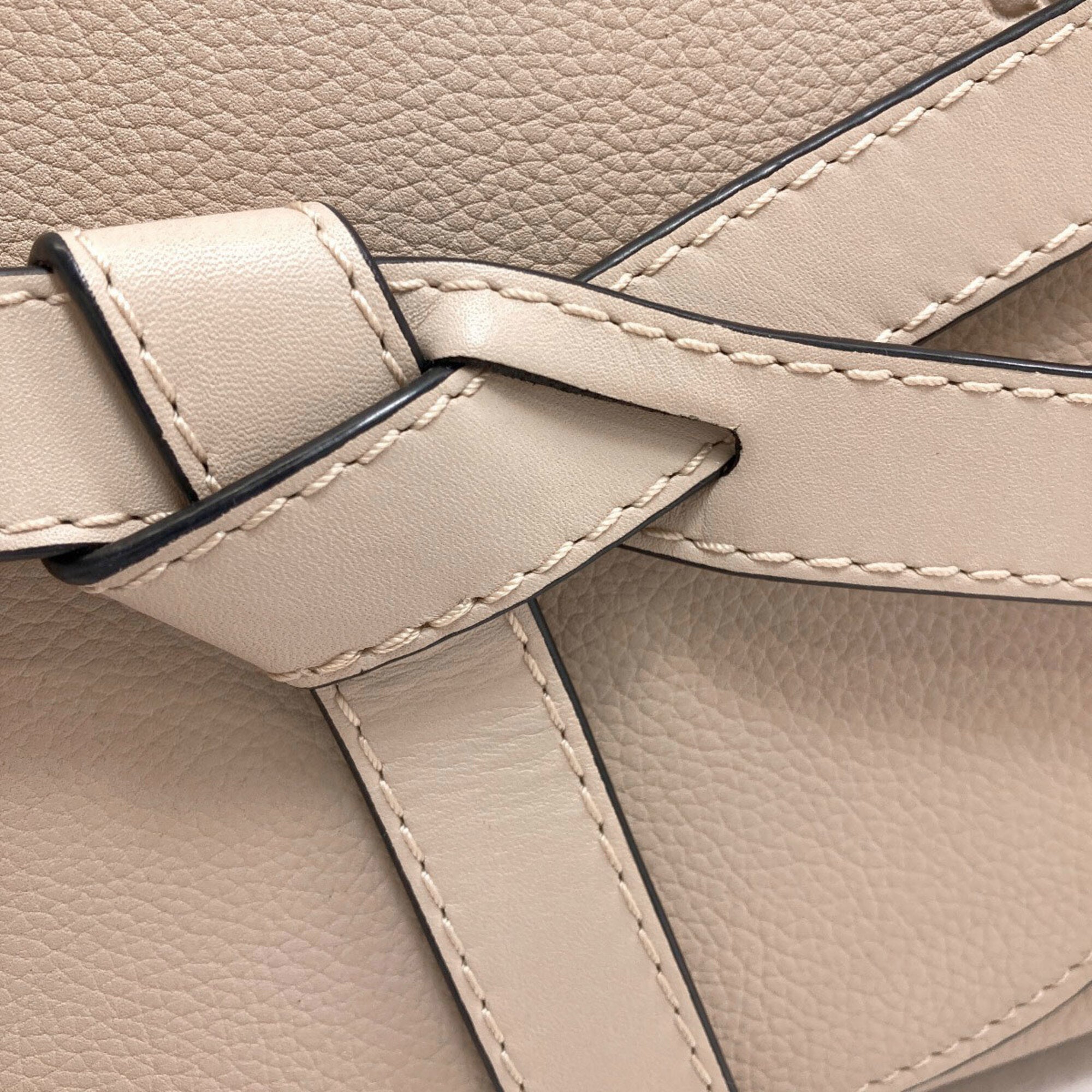 Loewe Beige Leather Handbag (Pre-Owned)