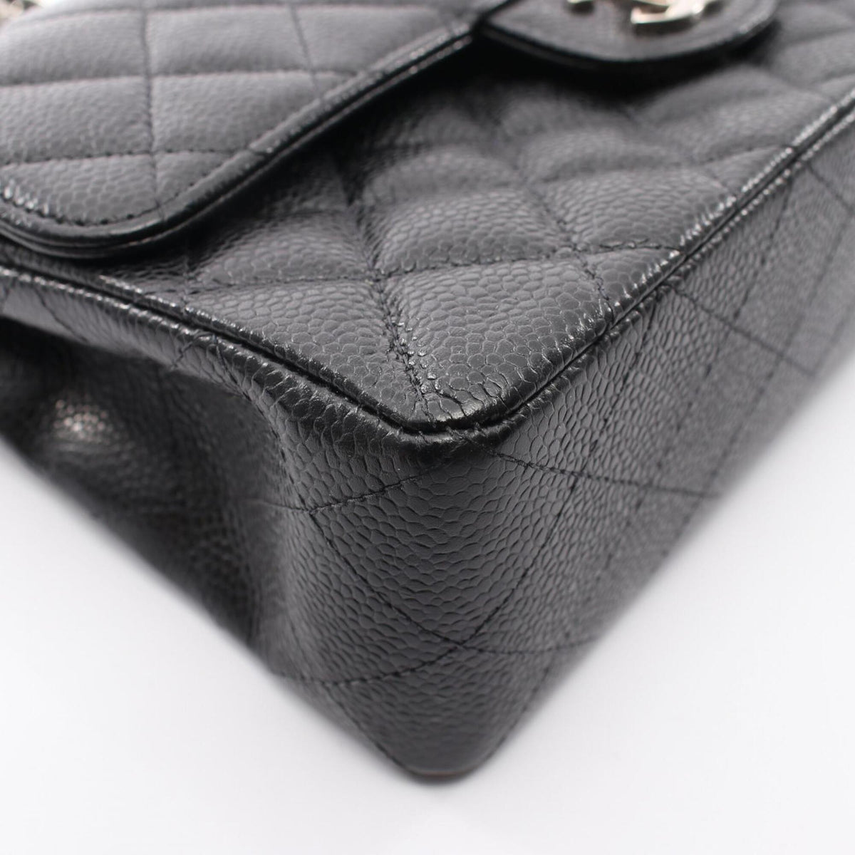 Chanel Black Grained Calfskin Handbag Shoulder Bag (Pre-Owned)