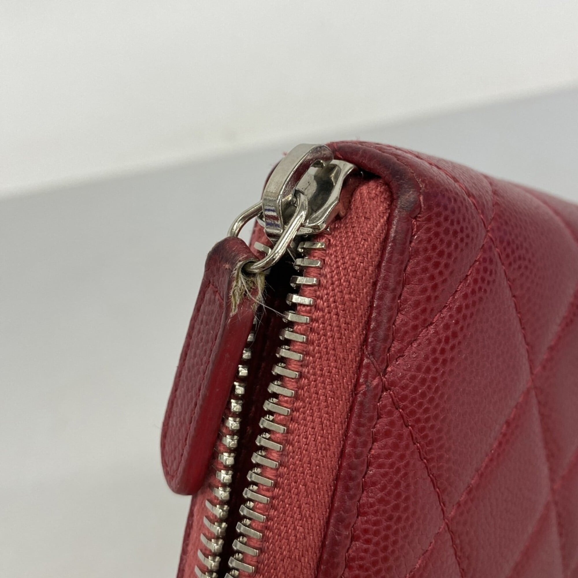 Chanel Red Color Grained Calfskin Long Wallet (Bi-Fold) (Pre-Owned)