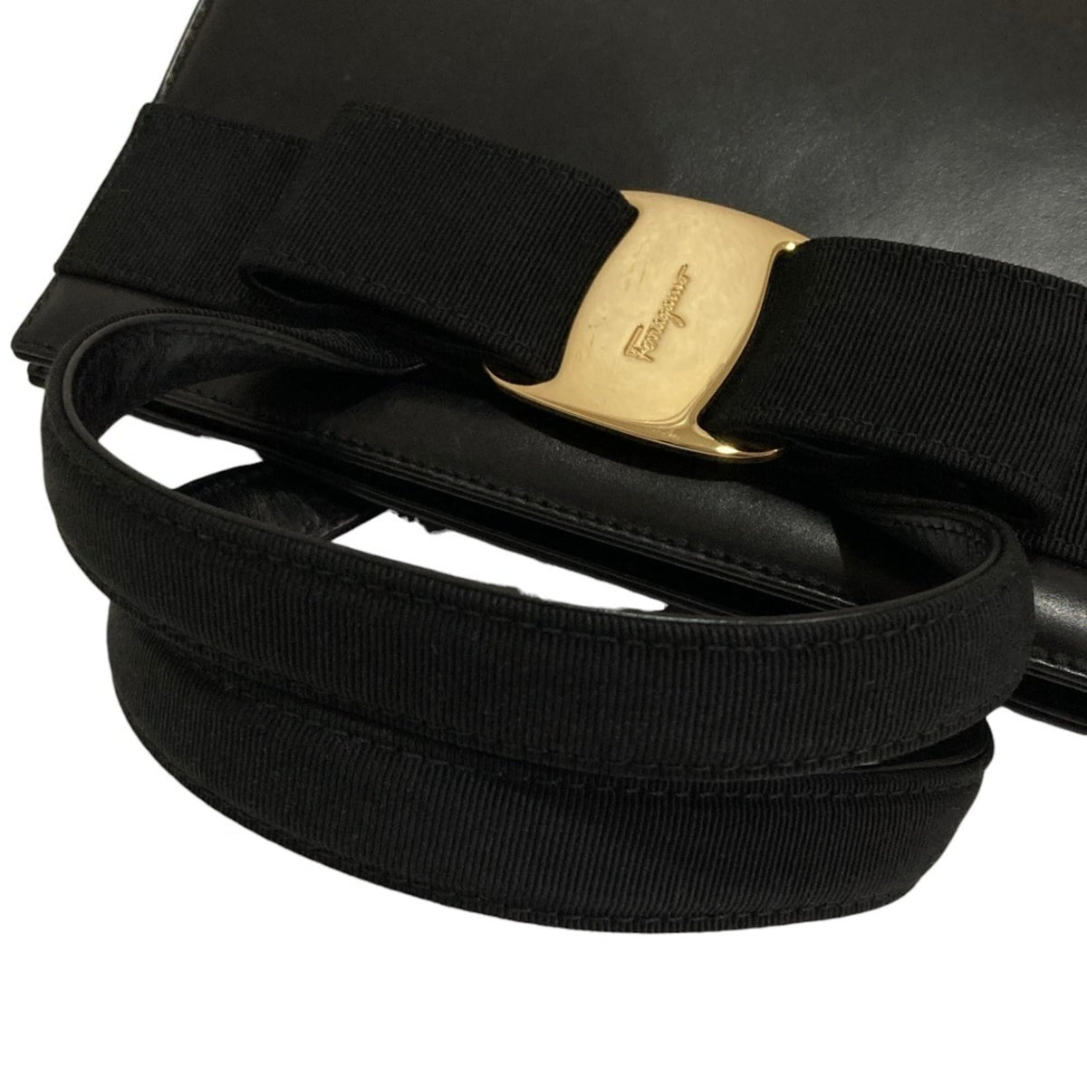 Salvatore Ferragamo Black Leather Handbag (Pre-Owned)