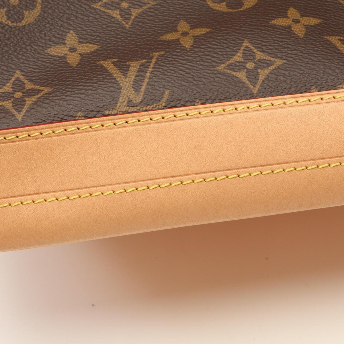 Louis Vuitton Brown Pvc Leather Handbag Shoulder Bag (Pre-Owned)