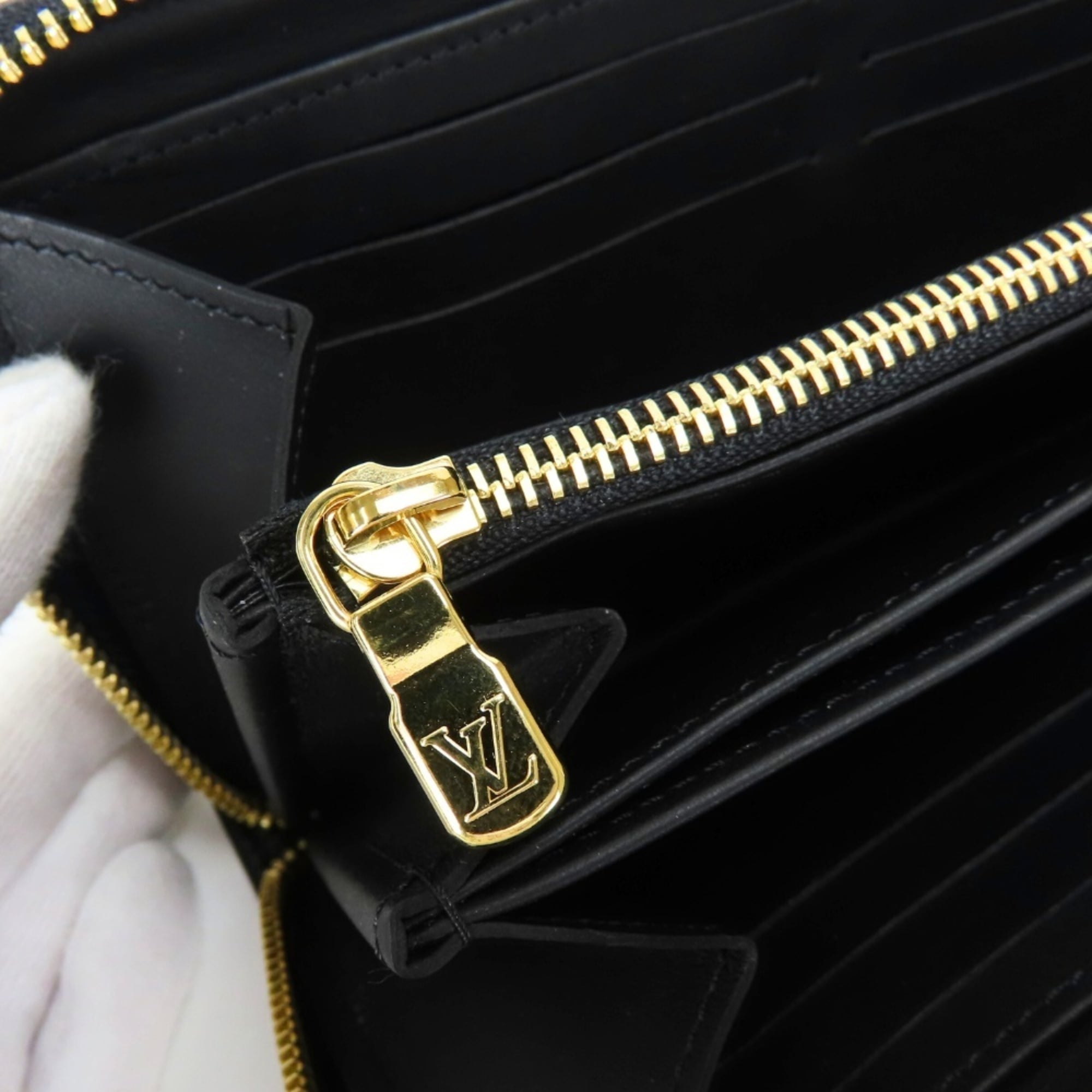 Louis Vuitton Black Noir Leather Coin Purse/Coin Case (Pre-Owned)