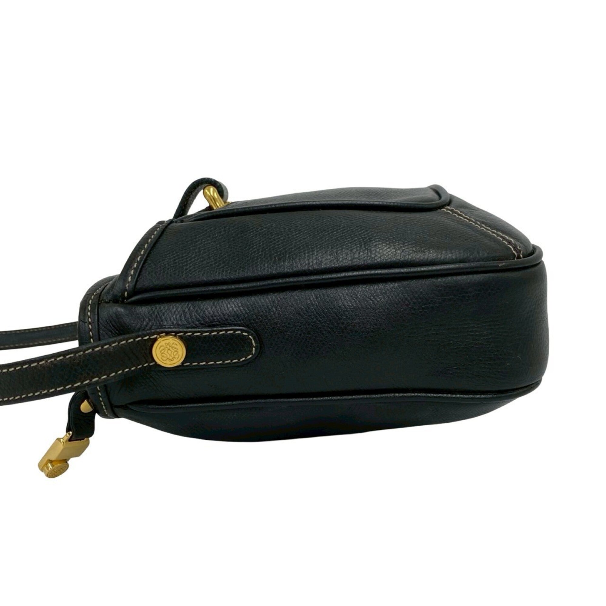 Loewe Black Leather Pochette Shoulder Bag (Pre-Owned)