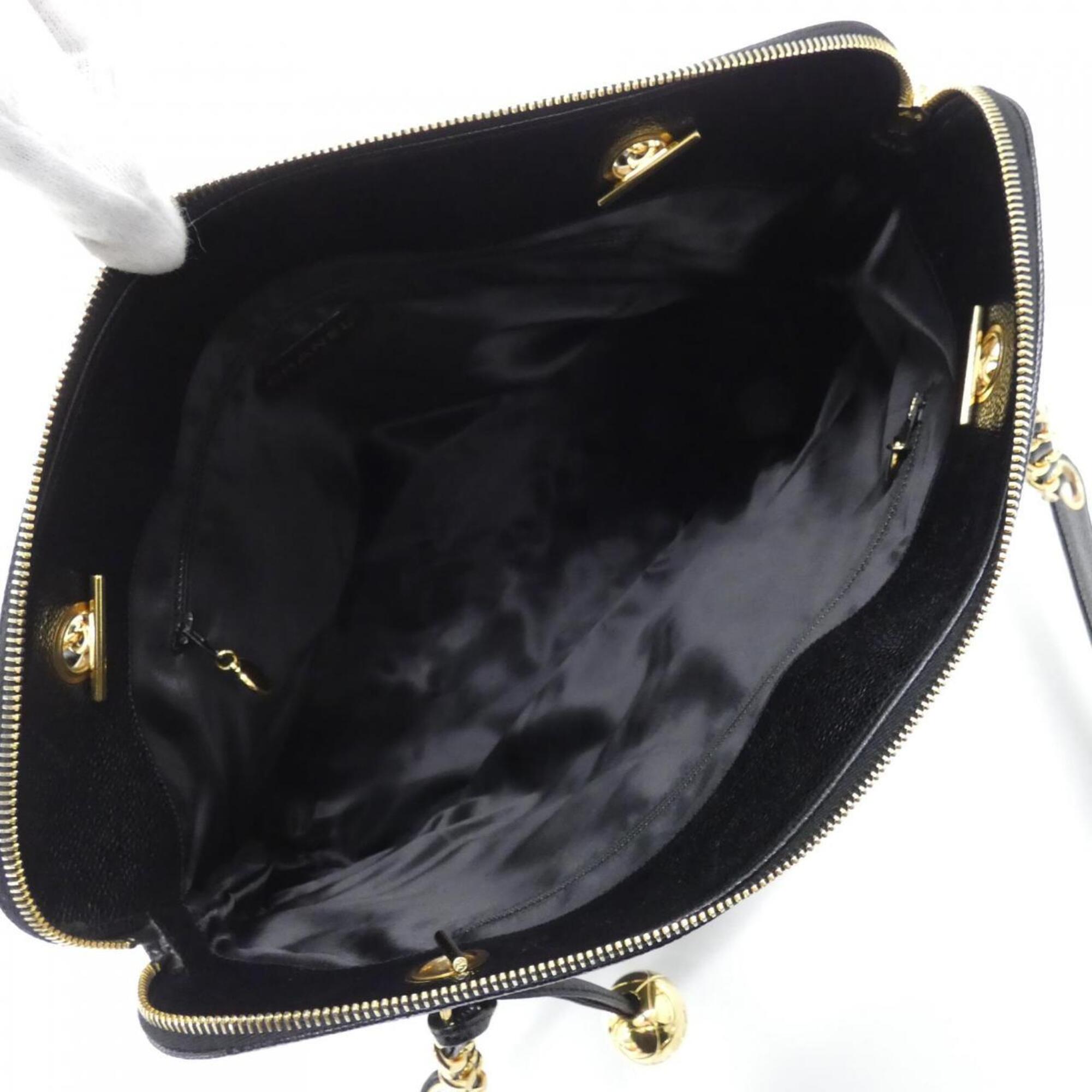 Chanel Black Grained Calfskin Shoulder Bag (Pre-Owned)