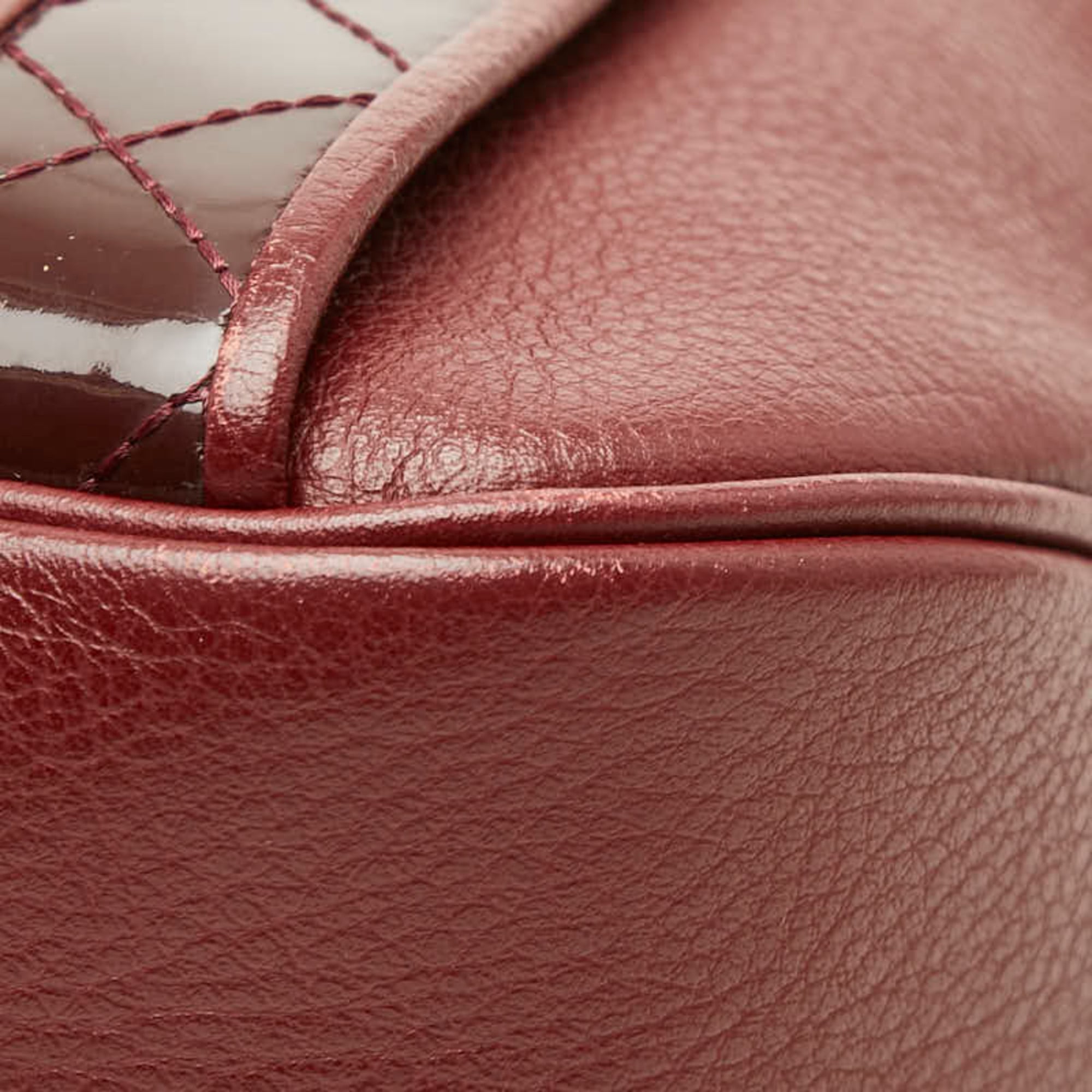 Burberry Red Color Leather Shoulder Bag (Pre-Owned)