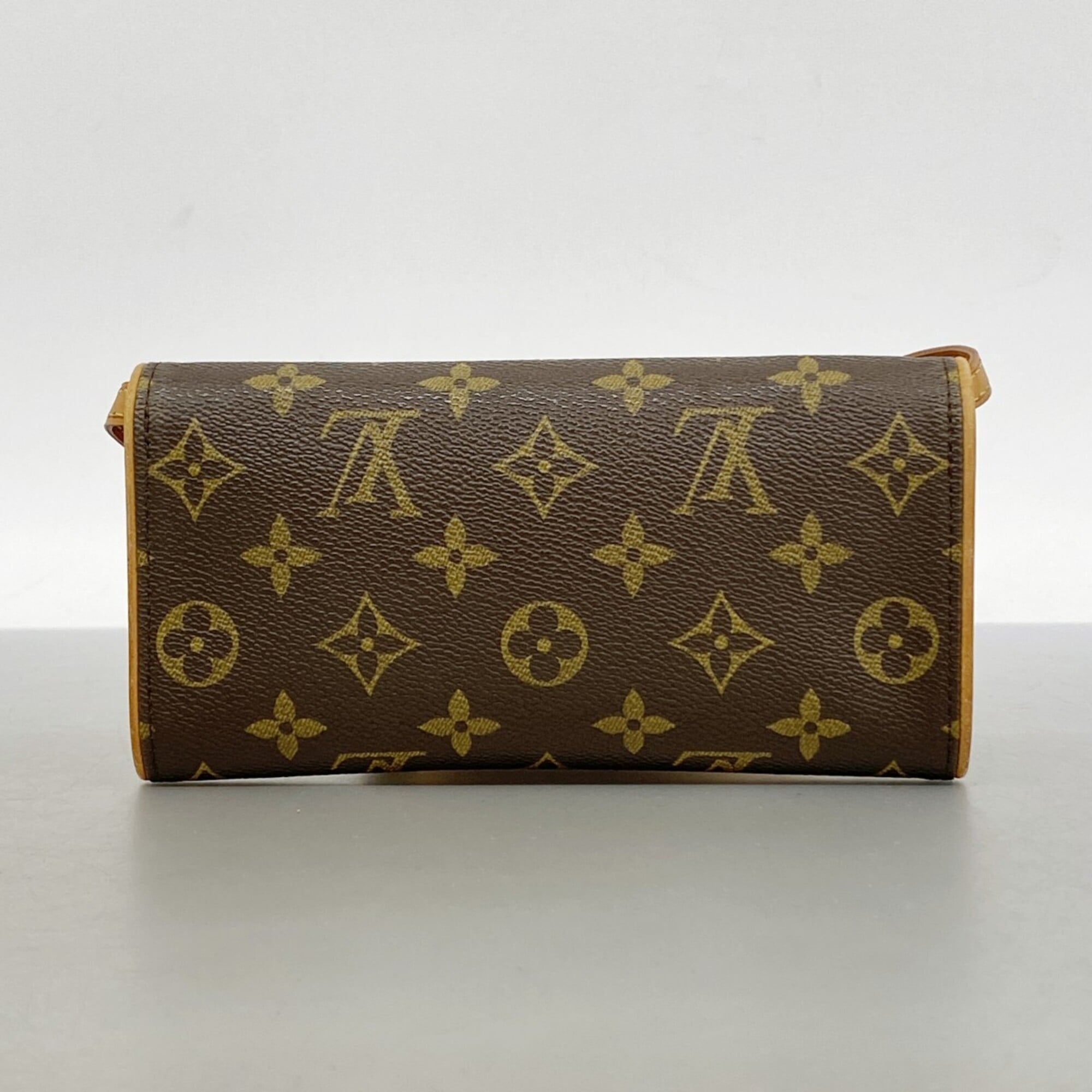 Louis Vuitton Brown Shoulder Bag (Pre-Owned)