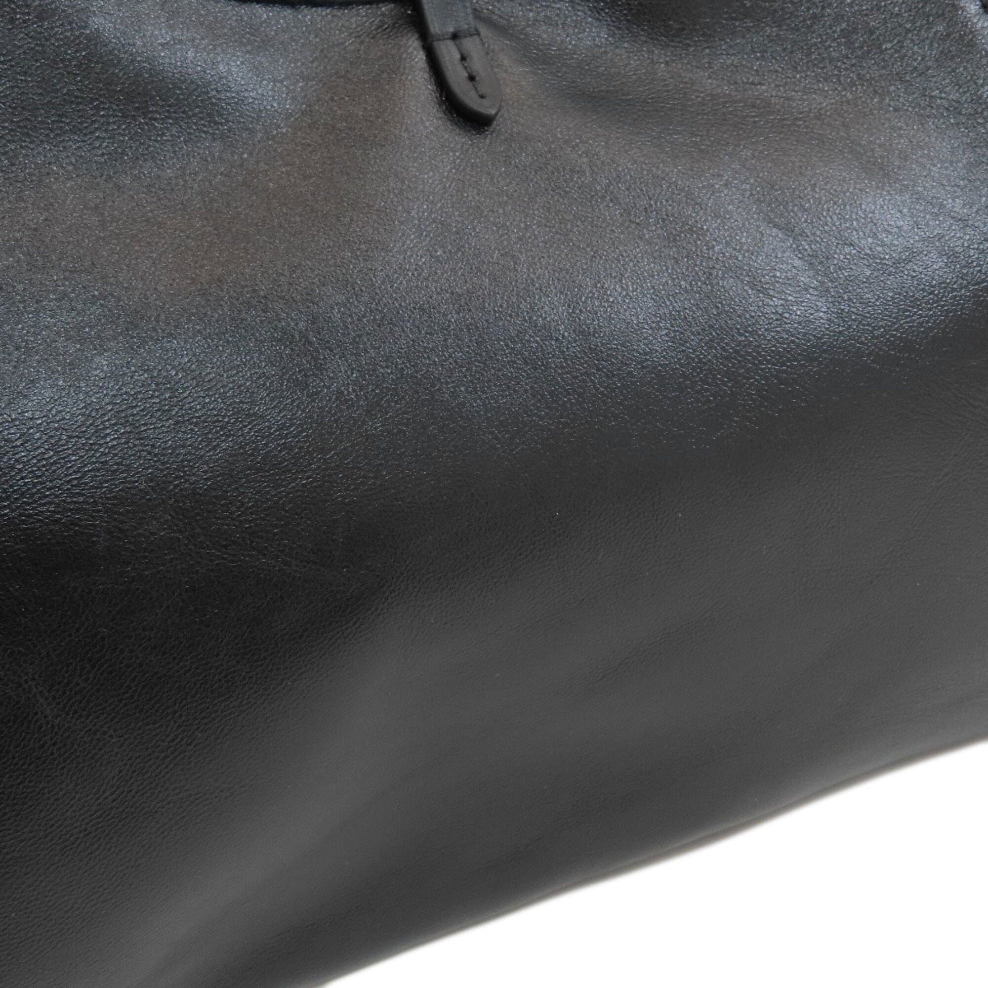 Louis Vuitton Black Leather Shoulder Bag (Pre-Owned)