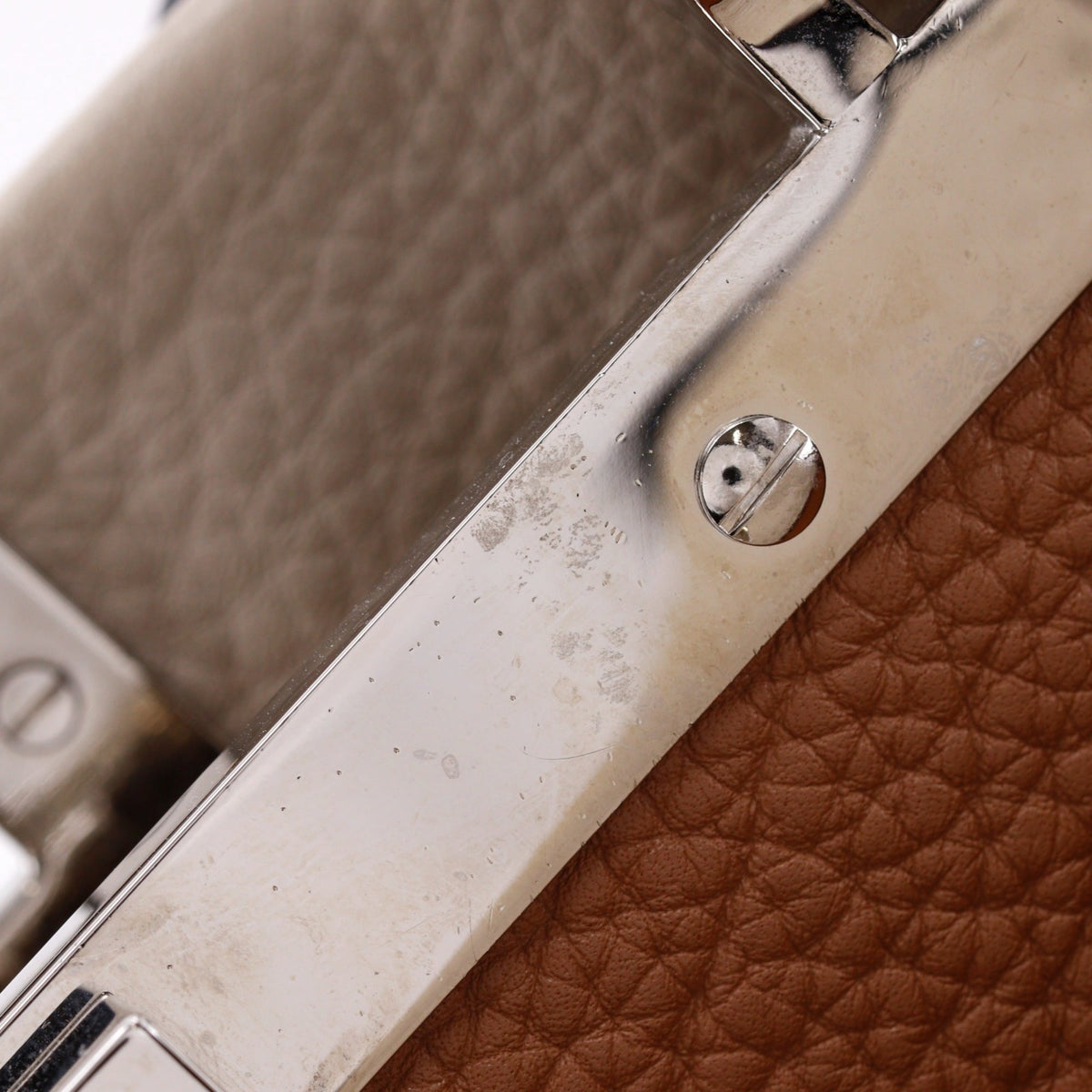 Fendi Peekaboo Light Gray Leather Handbag (Pre-Owned)