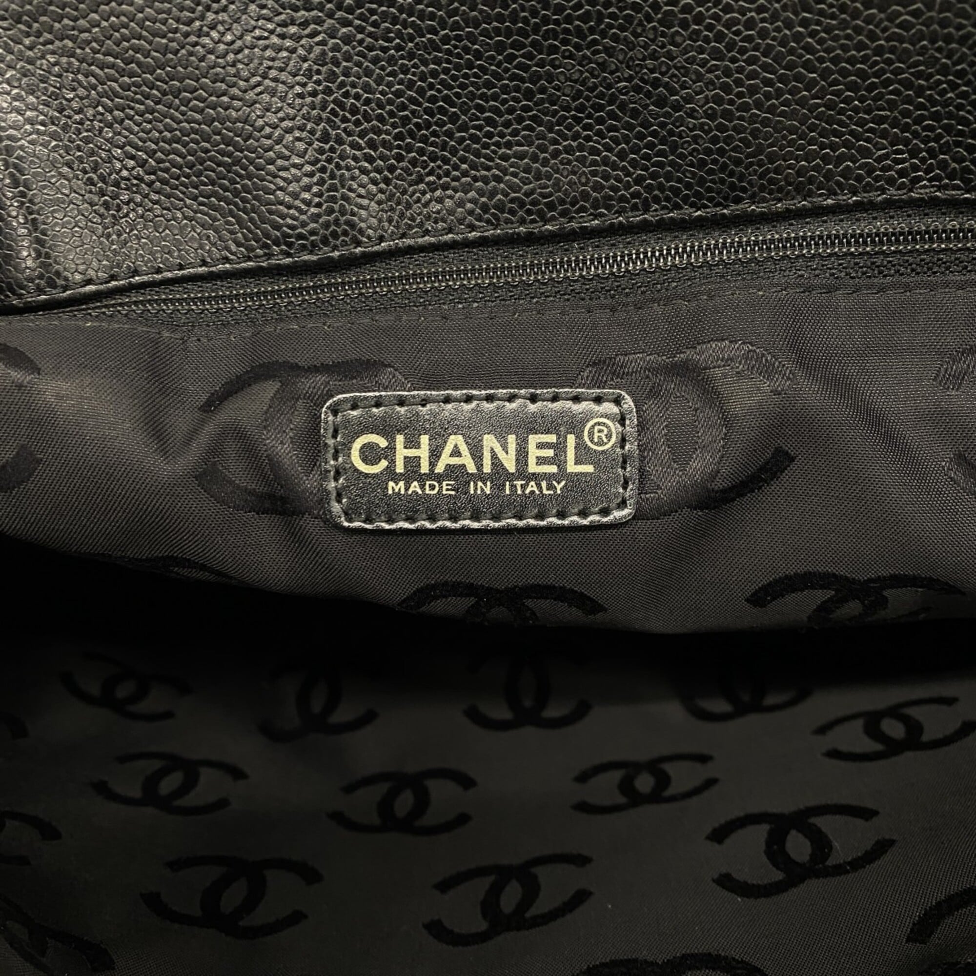 Chanel Black Grained Calfskin Tote Bag (Pre-Owned)