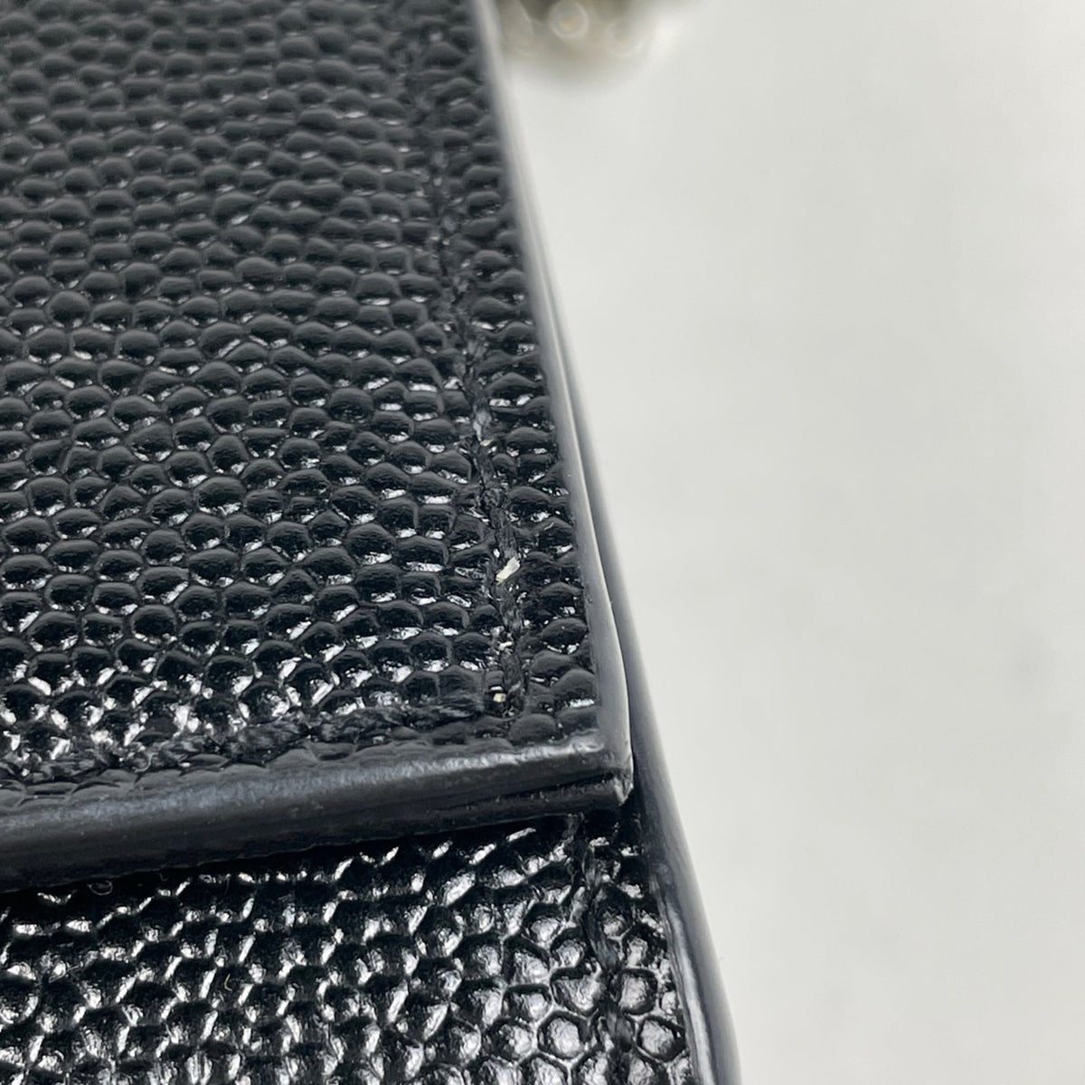 Saint Laurent Black Leather Shoulder Bag (Pre-Owned)
