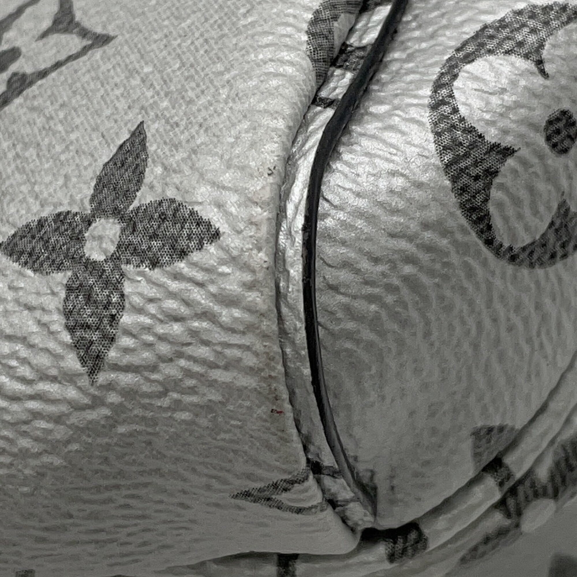 Louis Vuitton Noir Monogram Handbag Shoulder Bag (Pre-Owned)