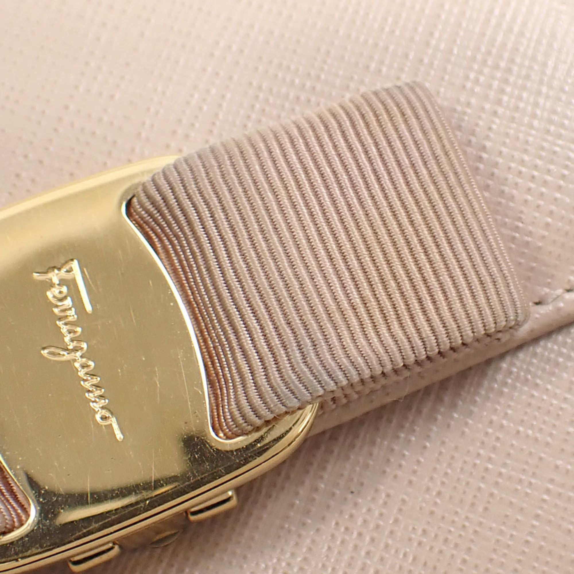 Salvatore Ferragamo Beige Leather Wallet (Bi-Fold) (Pre-Owned)