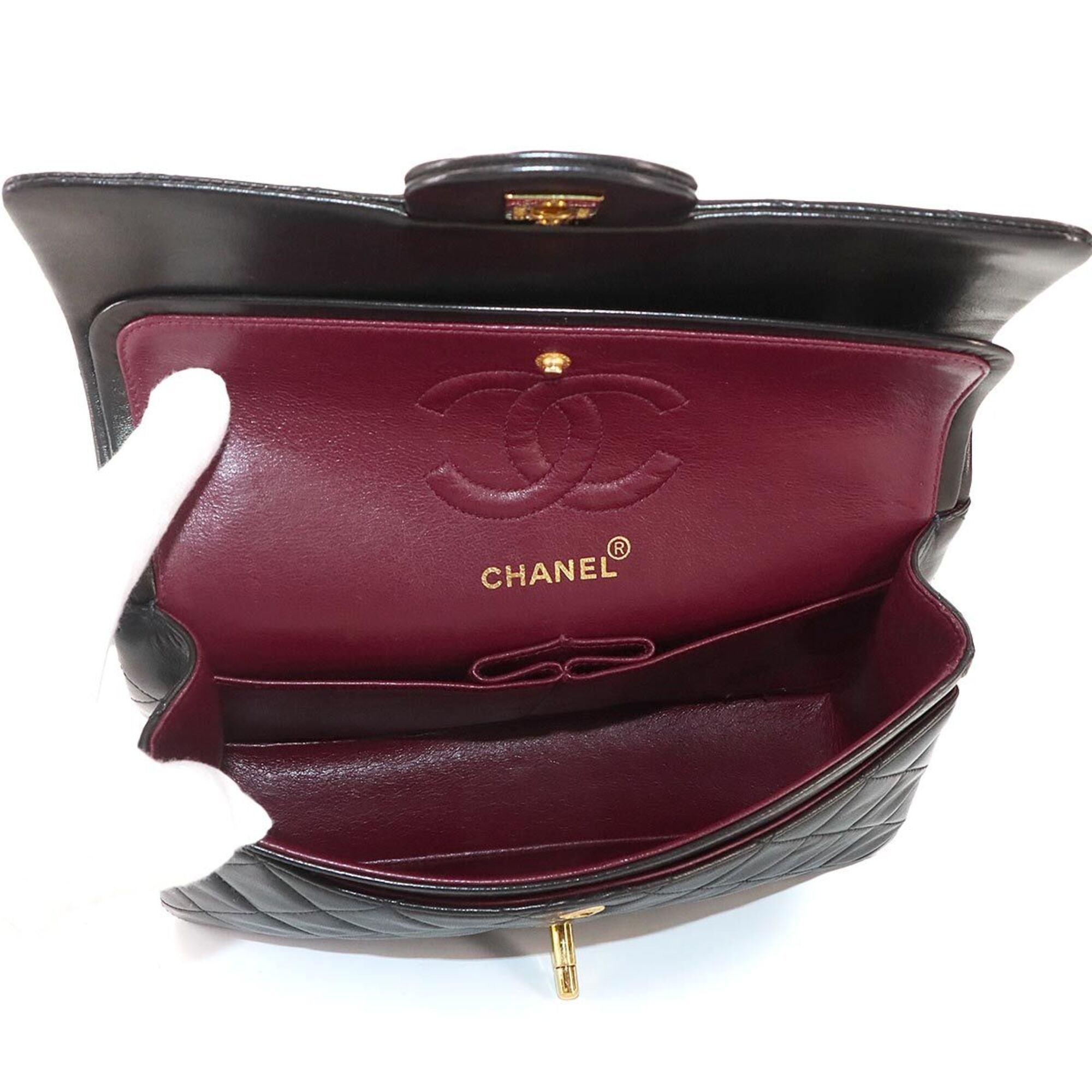 Chanel Matelasse Black Leather Handbag Shoulder Bag (Pre-Owned)