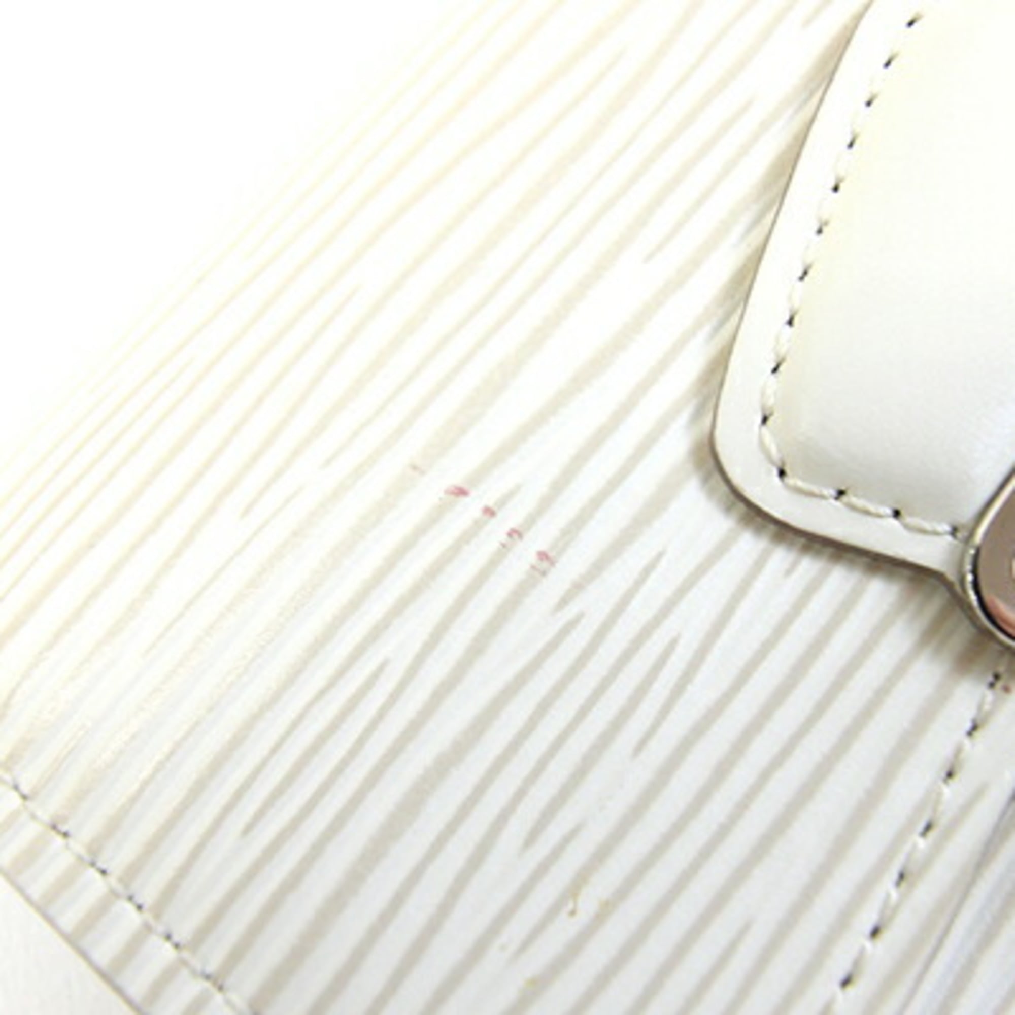 Louis Vuitton Ivory Lv Off White Wallet (Tri-Fold) (Pre-Owned)