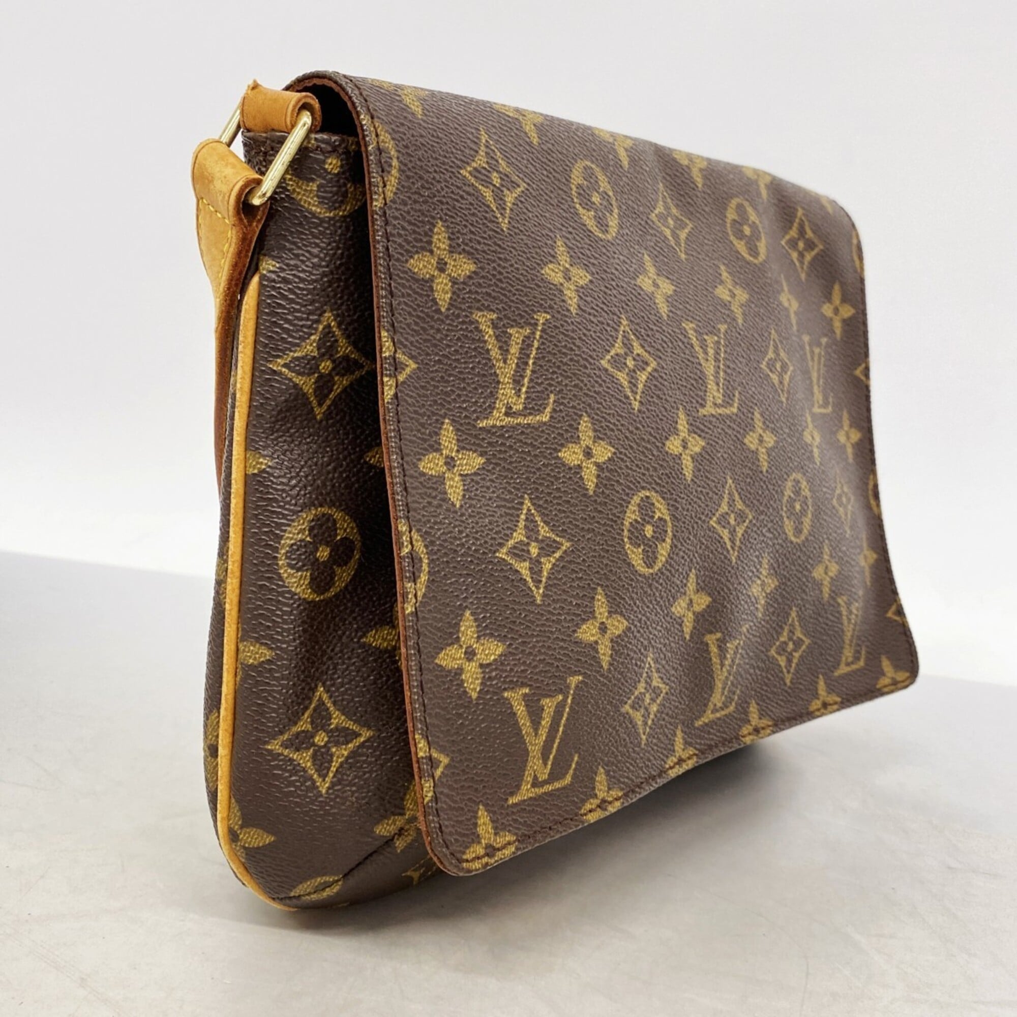 Louis Vuitton Brown Shoulder Bag (Pre-Owned)