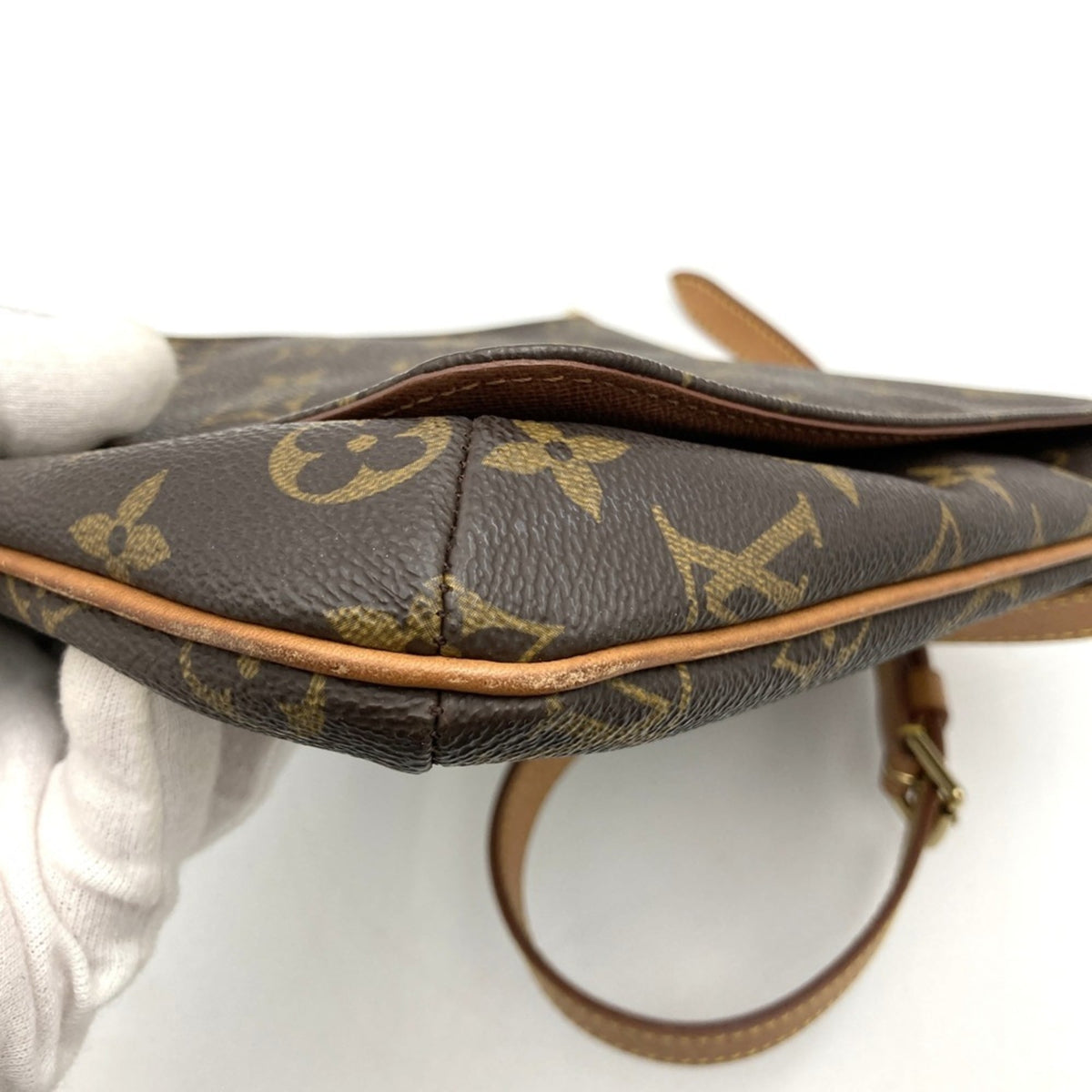 Louis Vuitton Brown Monogram Canvas Shoulder Bag (Pre-Owned)