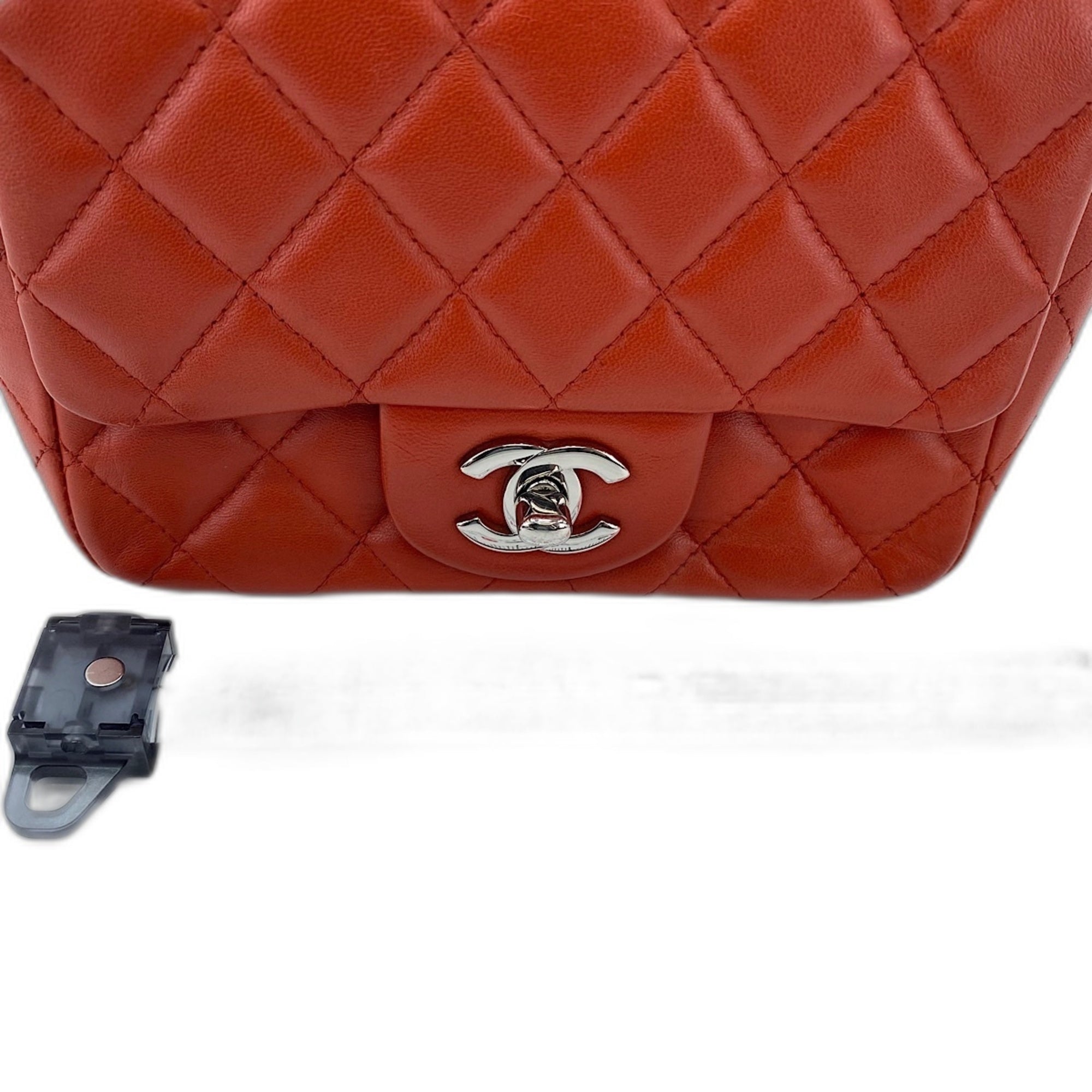Chanel Orange Shoulder Bag (Pre-Owned)
