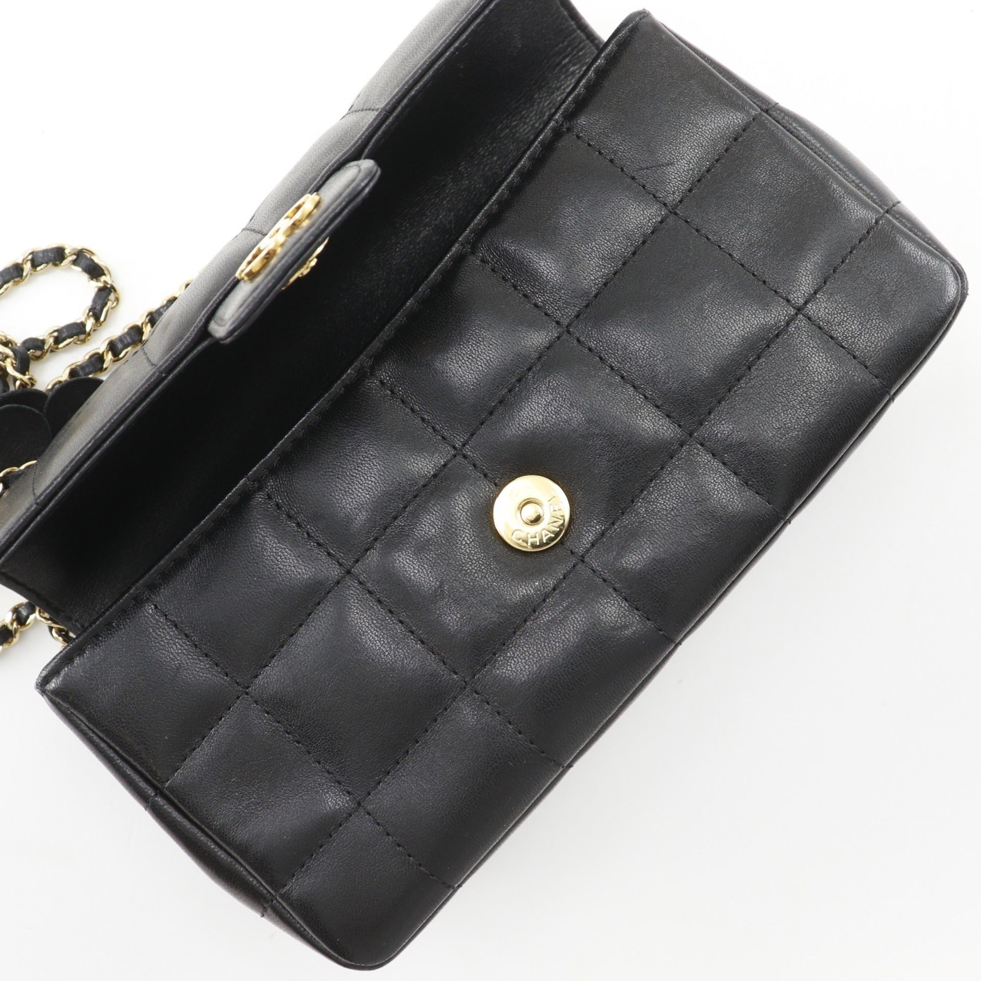 Chanel Chocolate Bar Black Leather Shoulder Bag (Pre-Owned)