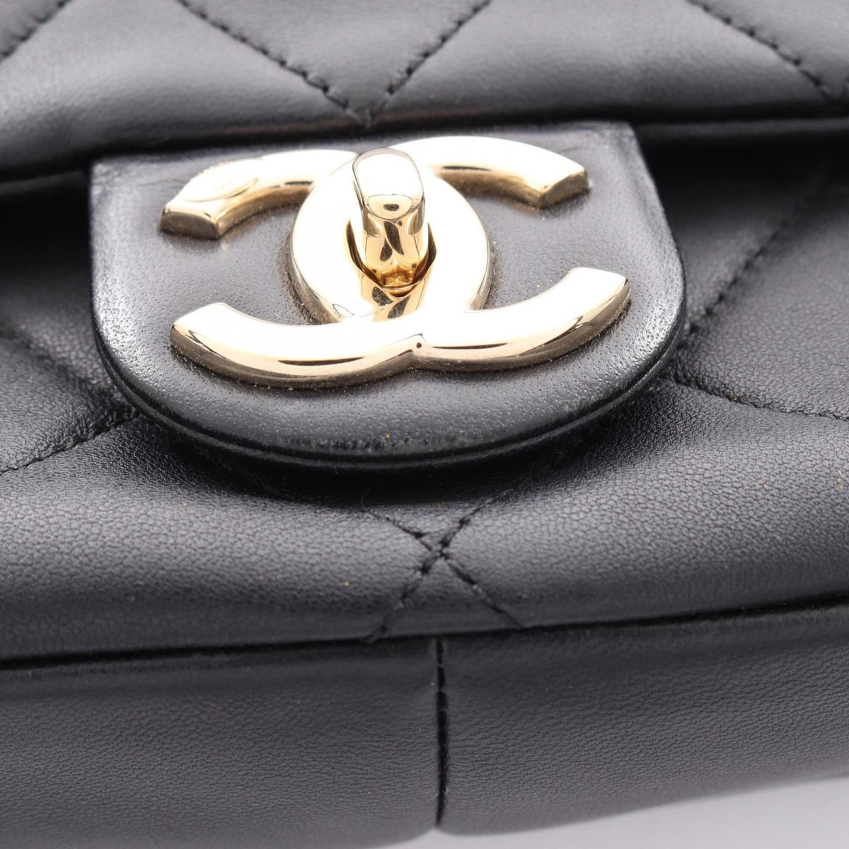 Chanel Black Leather Handbag Shoulder Bag (Pre-Owned)