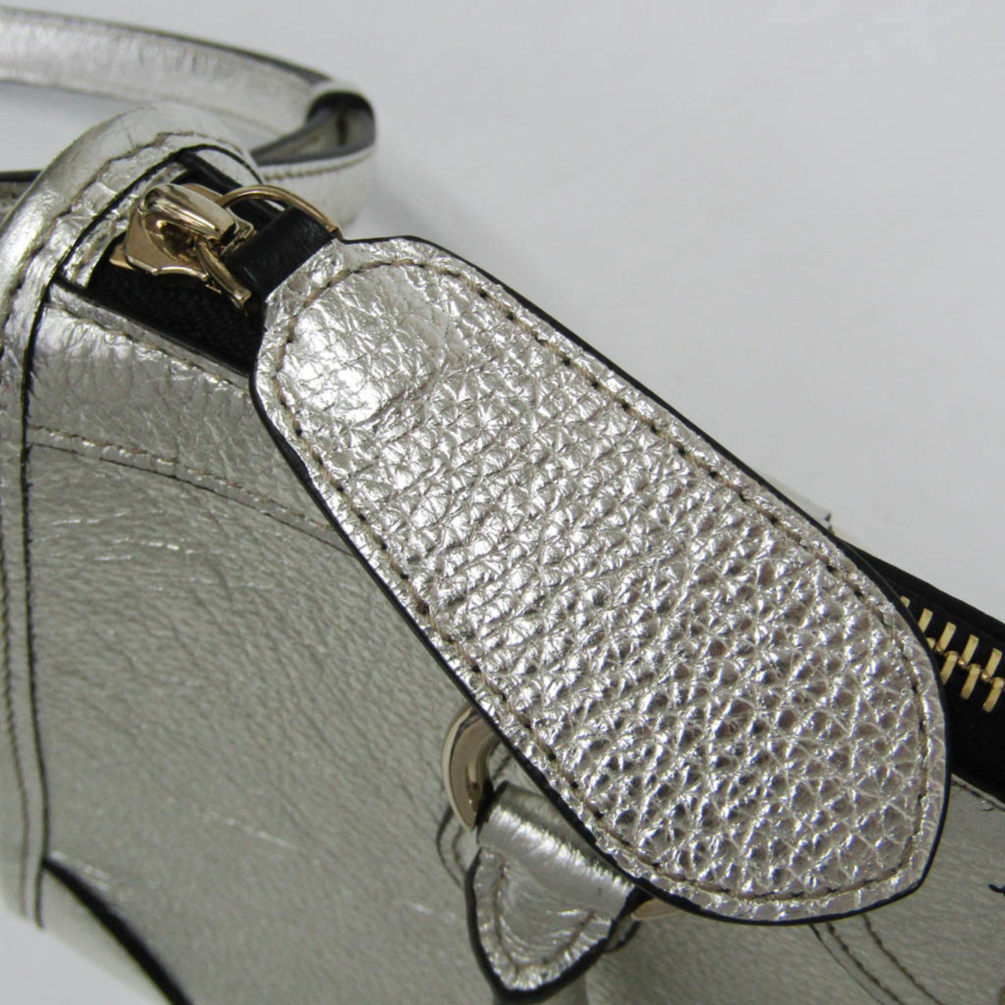 Salvatore Ferragamo Gancini Silver Leather Handbag Shoulder Bag (Pre-Owned)