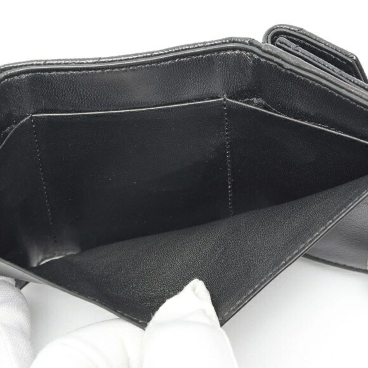 Saint Laurent Black Leather Wallet (Tri-Fold) (Pre-Owned)