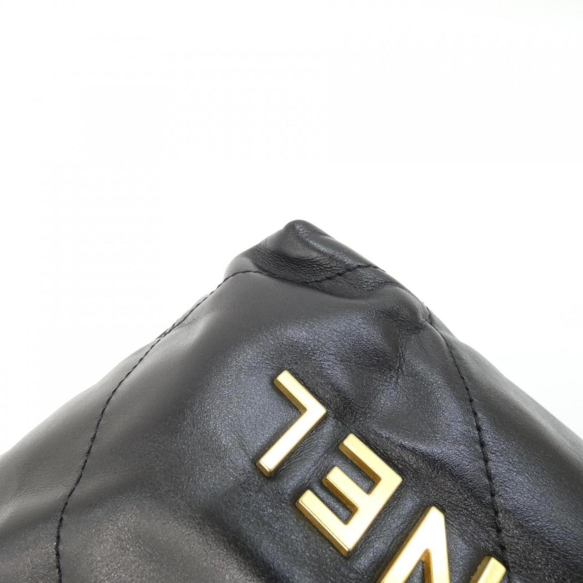 Chanel Black Leather Handbag (Pre-Owned)