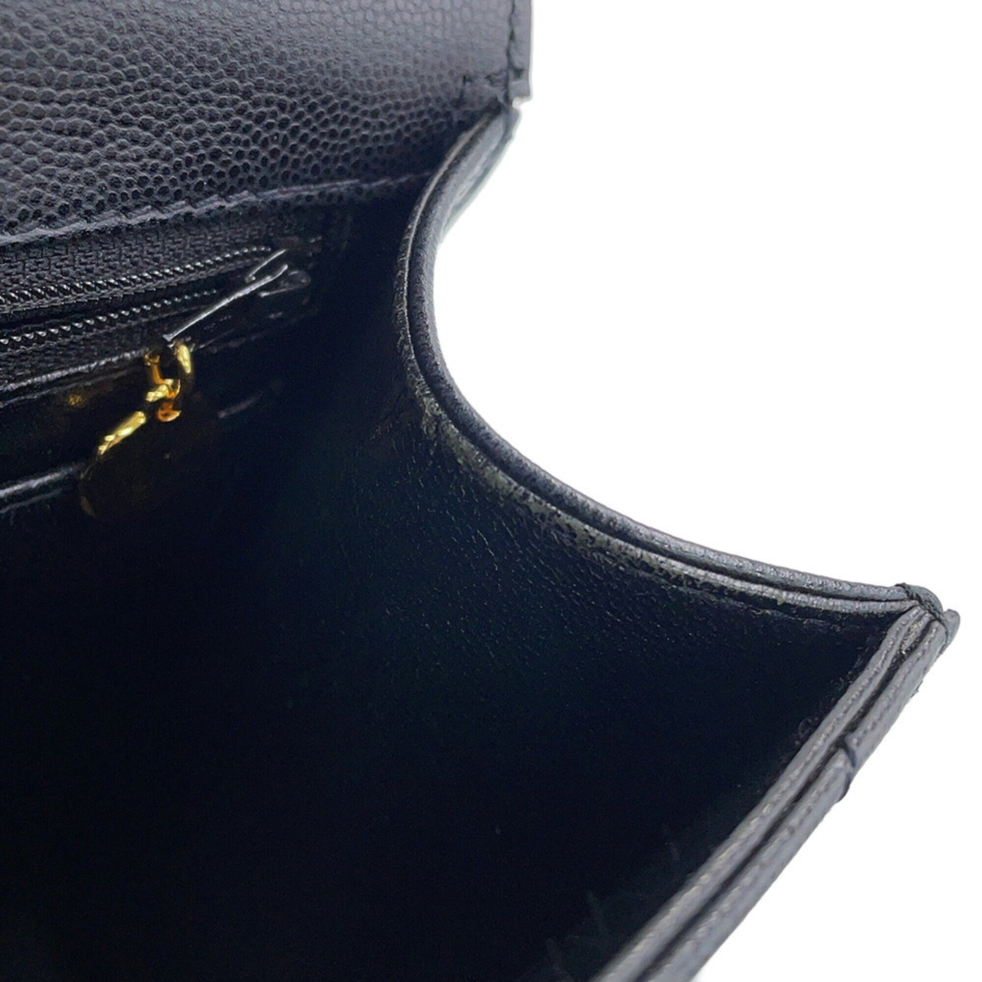 Chanel Black Grained Calfskin Handbag (Pre-Owned)