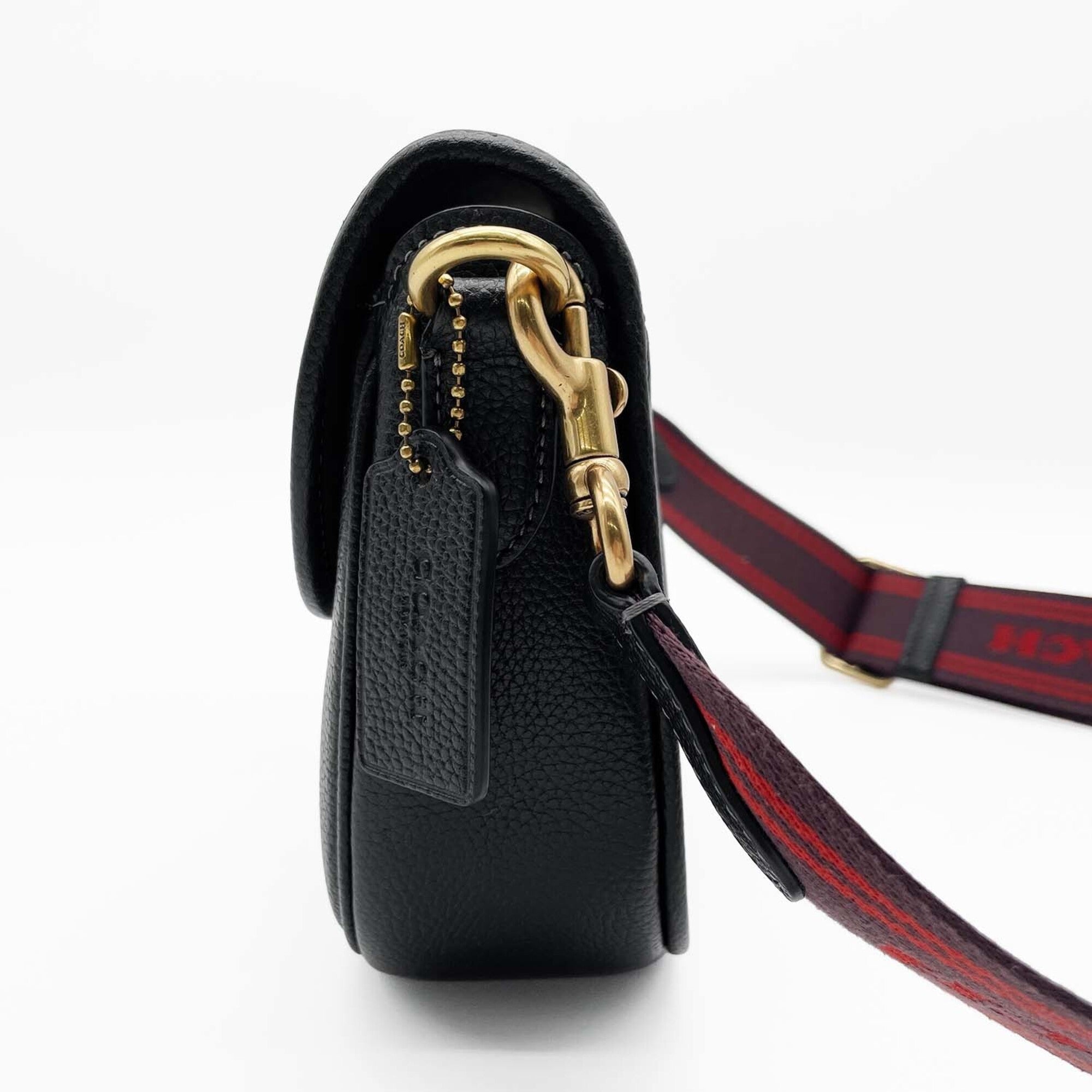 Coach Black Leather Shoulder Bag (Pre-Owned)