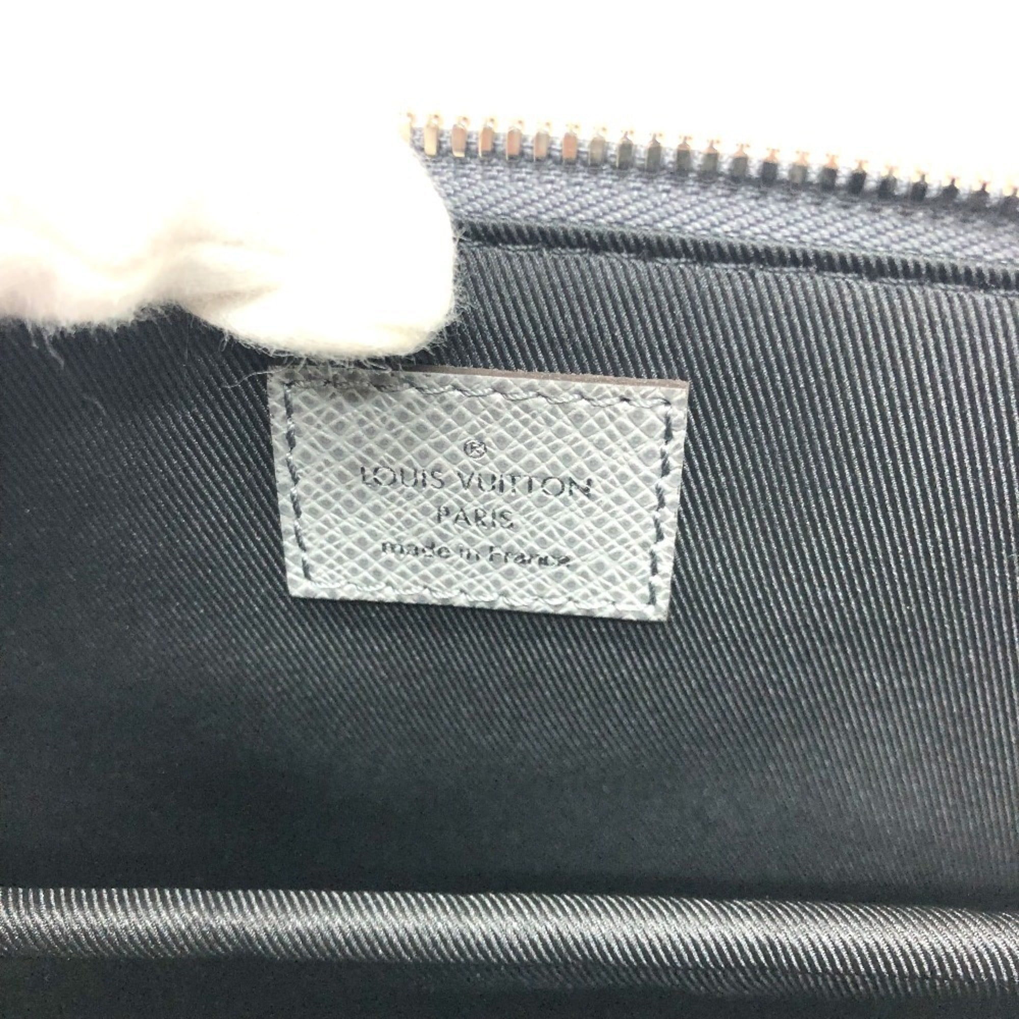 Louis Vuitton Taiga Gray Taiga Leather Briefcase (Pre-Owned)