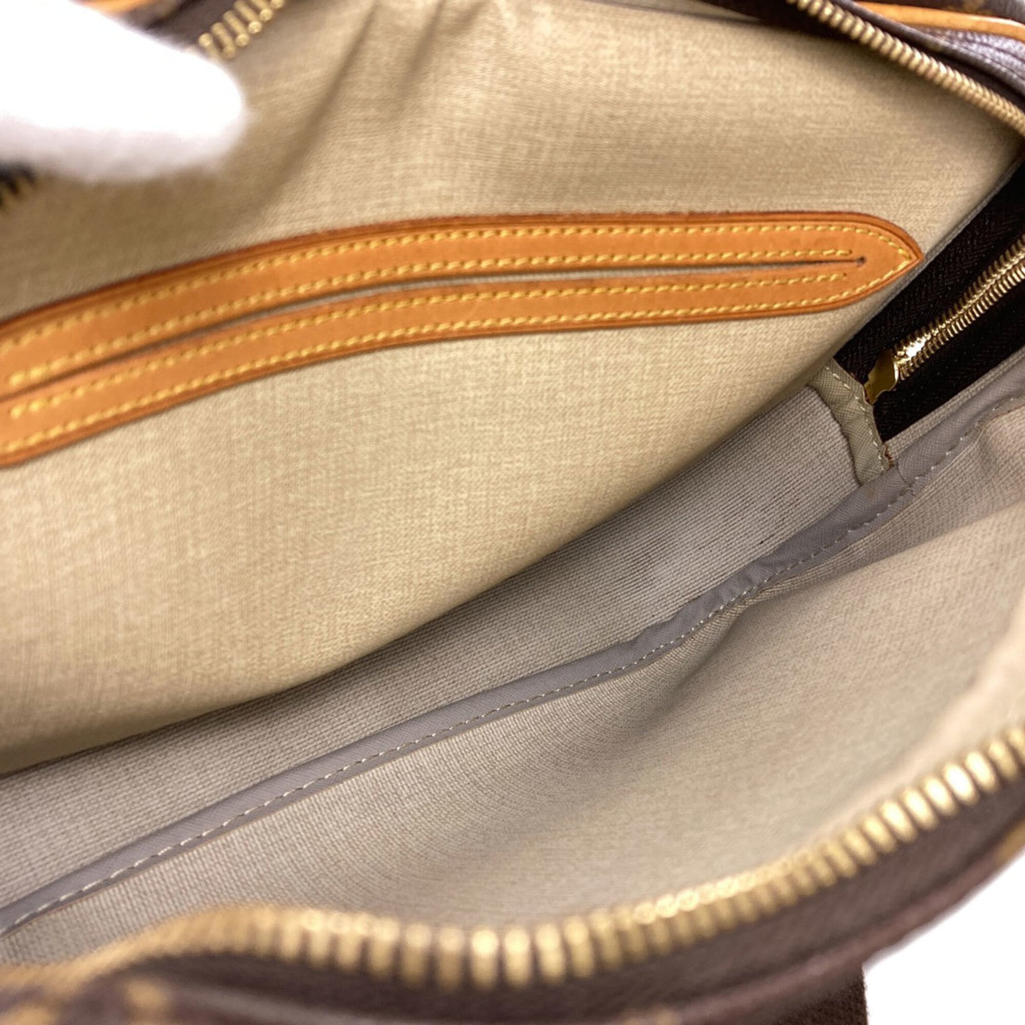 Louis Vuitton Monogram Monogram Canvas Shoulder Bag (Pre-Owned)
