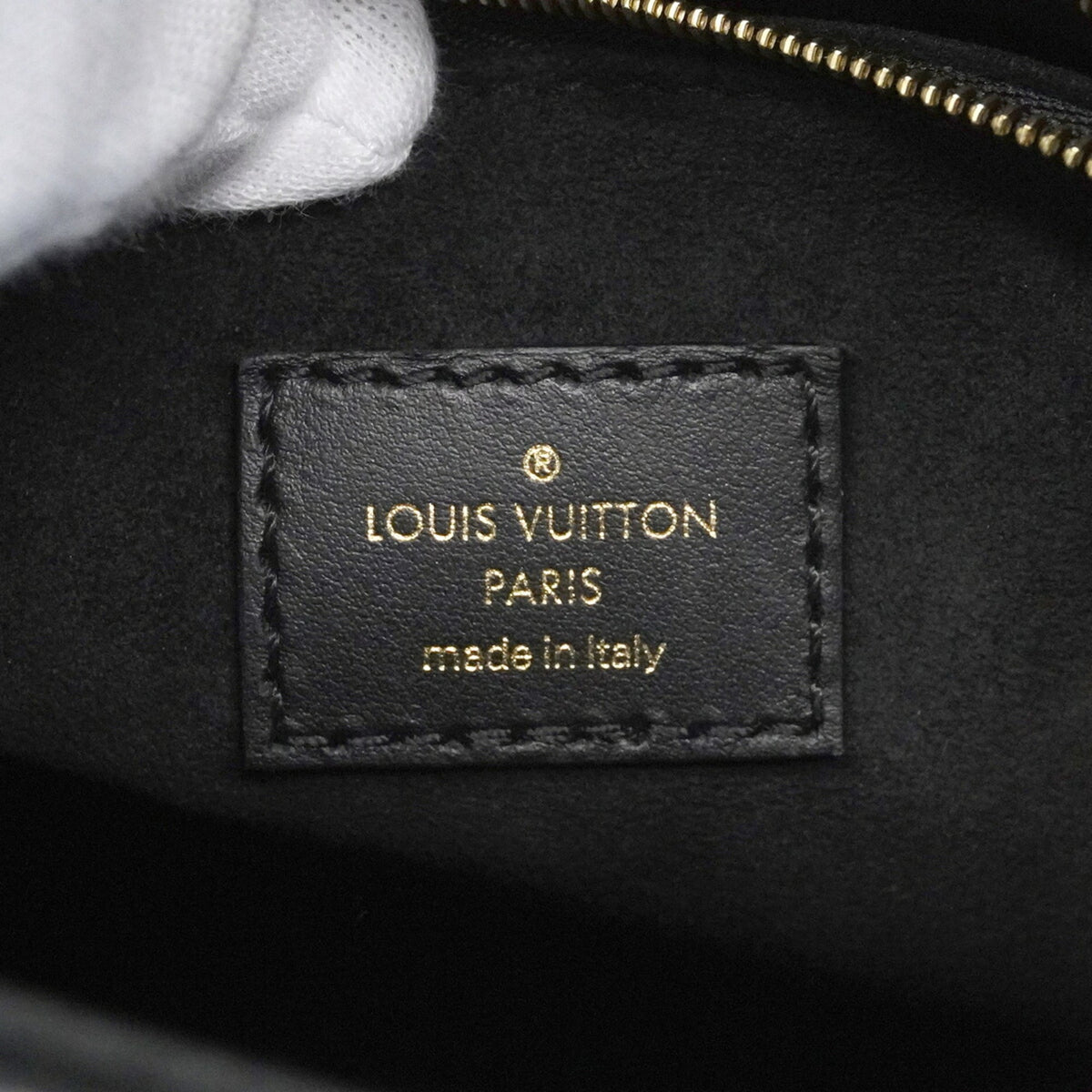 Louis Vuitton Noir Handbag (Pre-Owned)