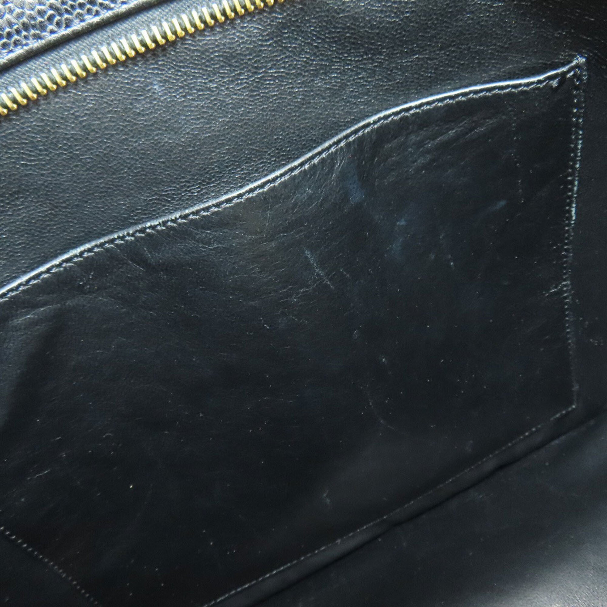 Chanel Black Leather Tote Bag (Pre-Owned)