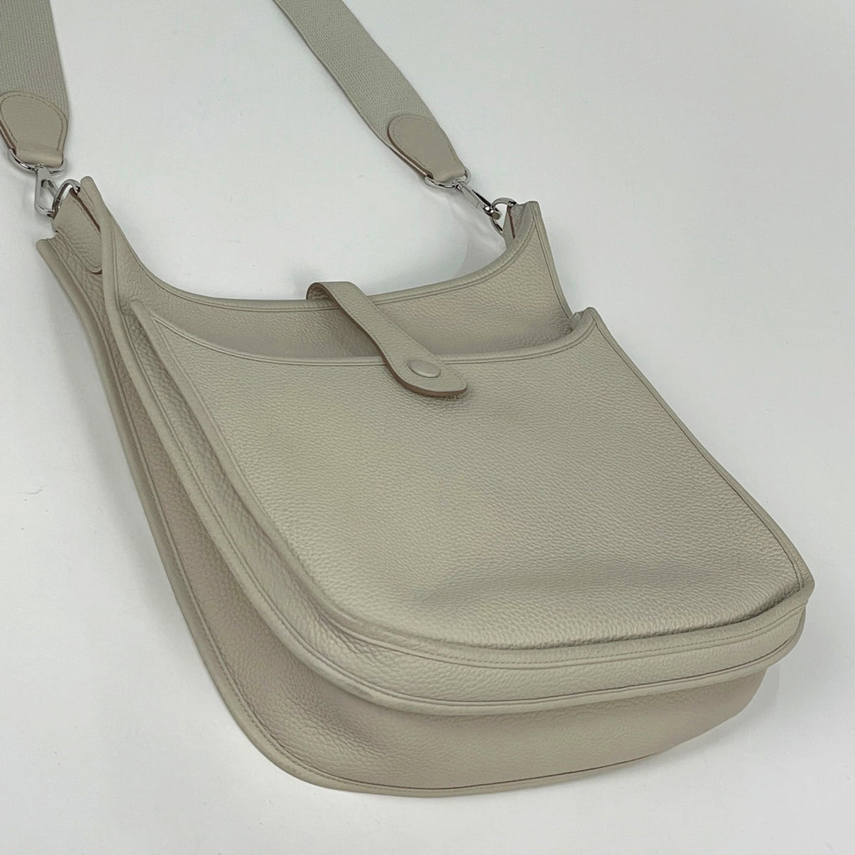 Hermes White Taurillon Clemence Leather Shoulder Bag (Pre-Owned)