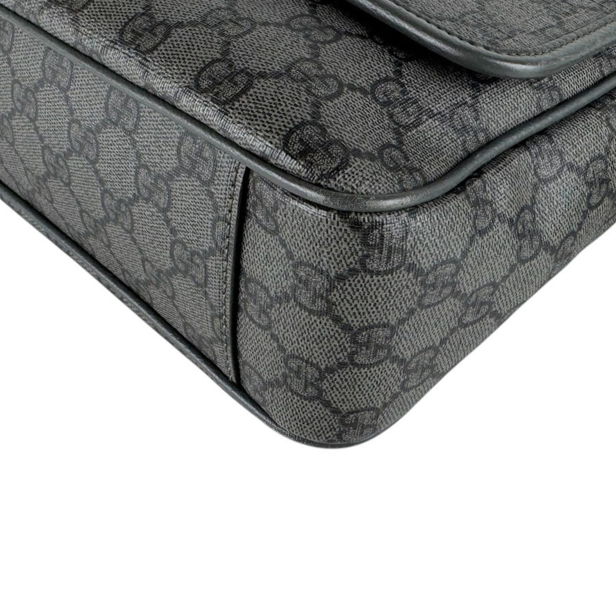 Gucci Gray Gg Supreme Shoulder Bag (Pre-Owned)