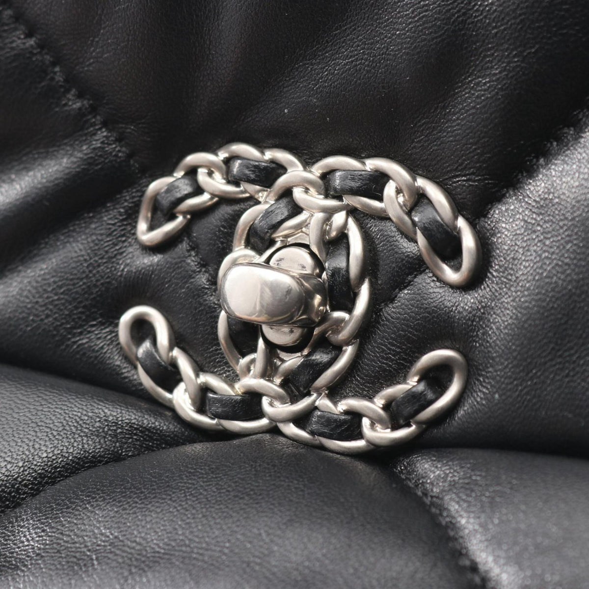Chanel Black Leather Handbag Shoulder Bag (Pre-Owned)